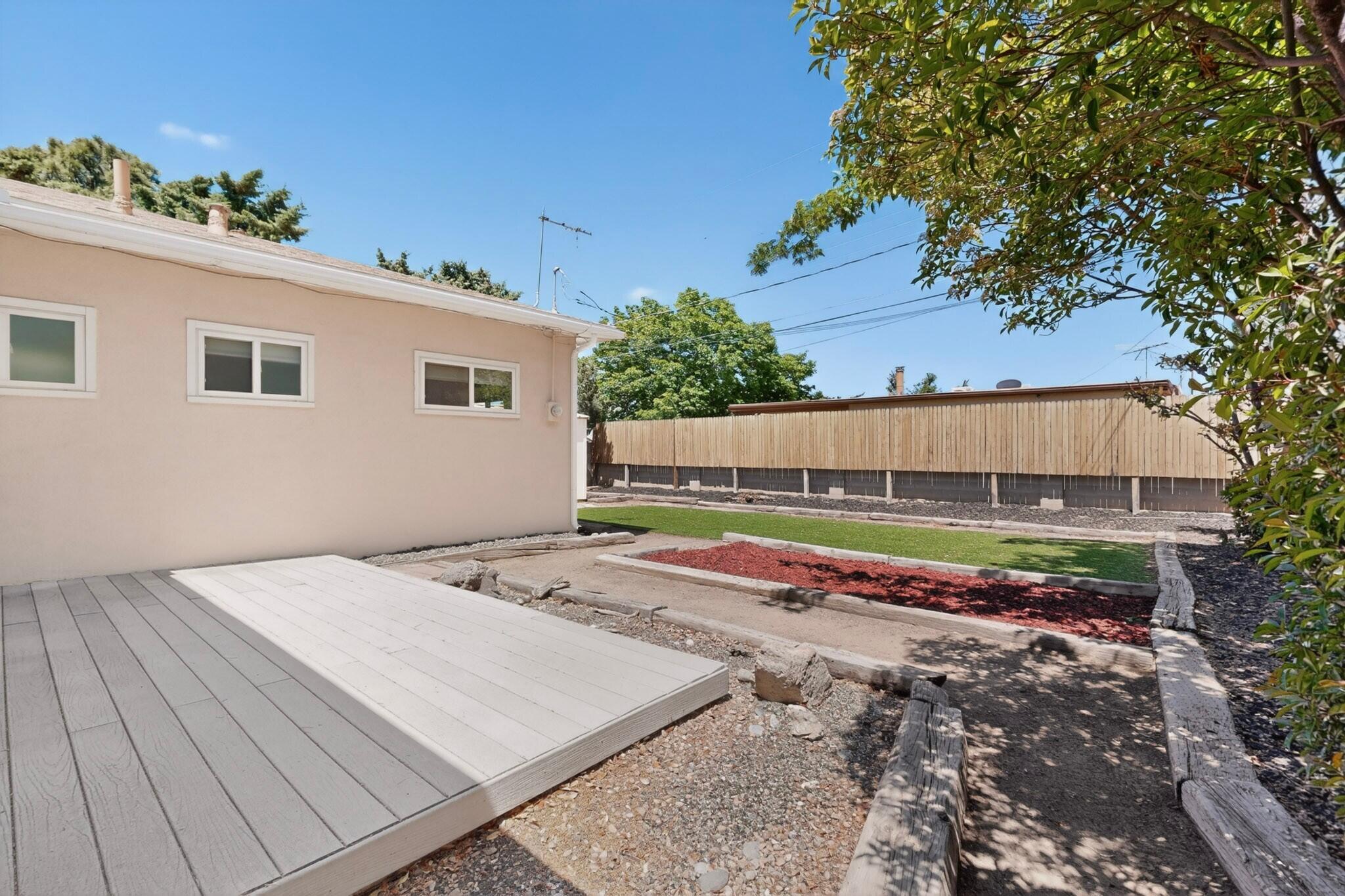 10117 Maya Court NE