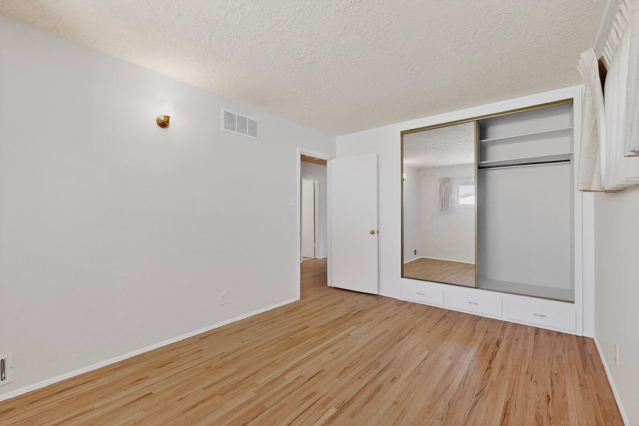 10117 Maya Court NE