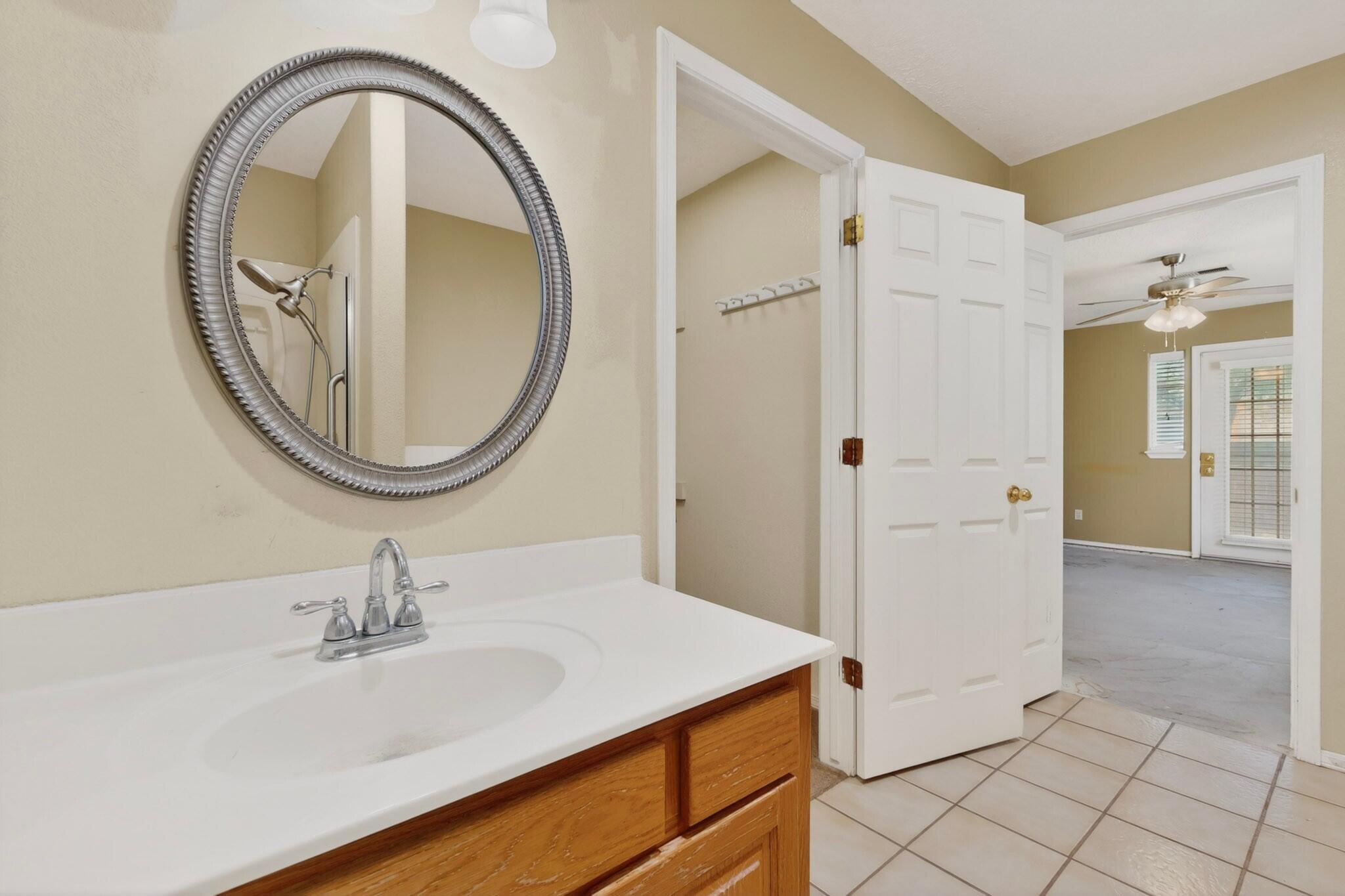 1512 Los Arboles Avenue NW