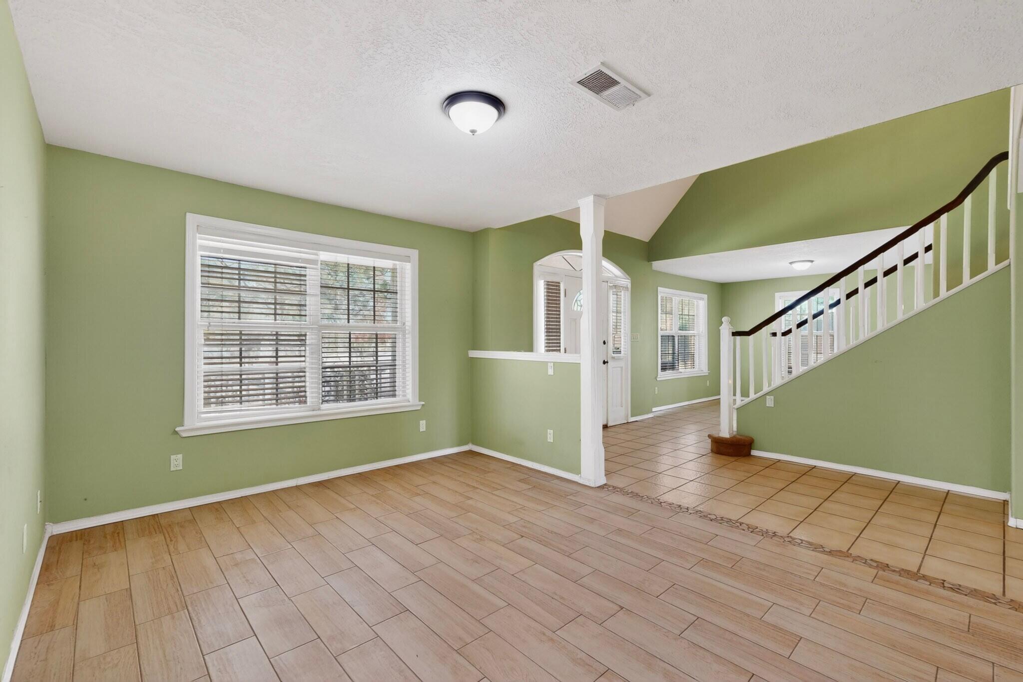 1512 Los Arboles Avenue NW