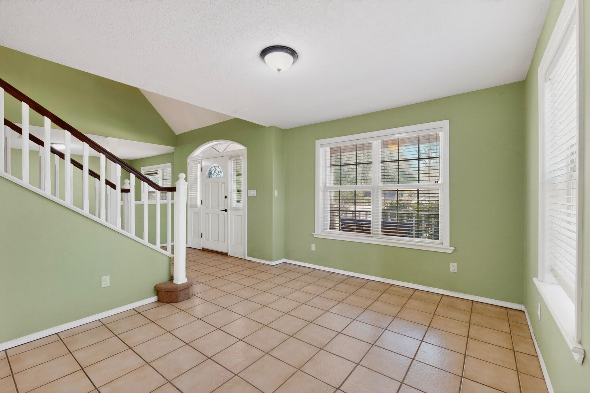 1512 Los Arboles Avenue NW