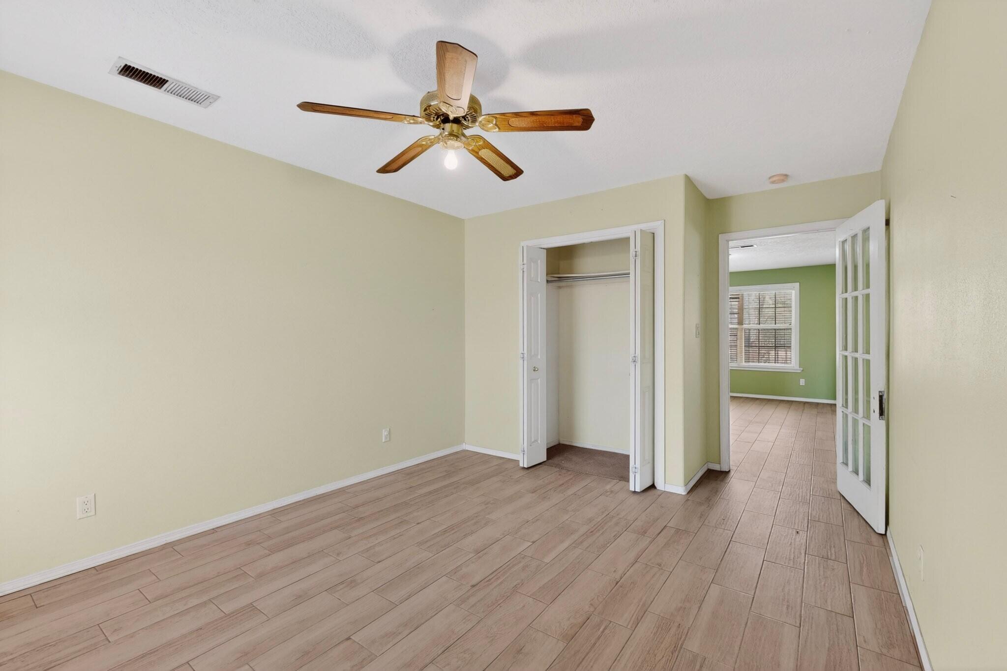 1512 Los Arboles Avenue NW