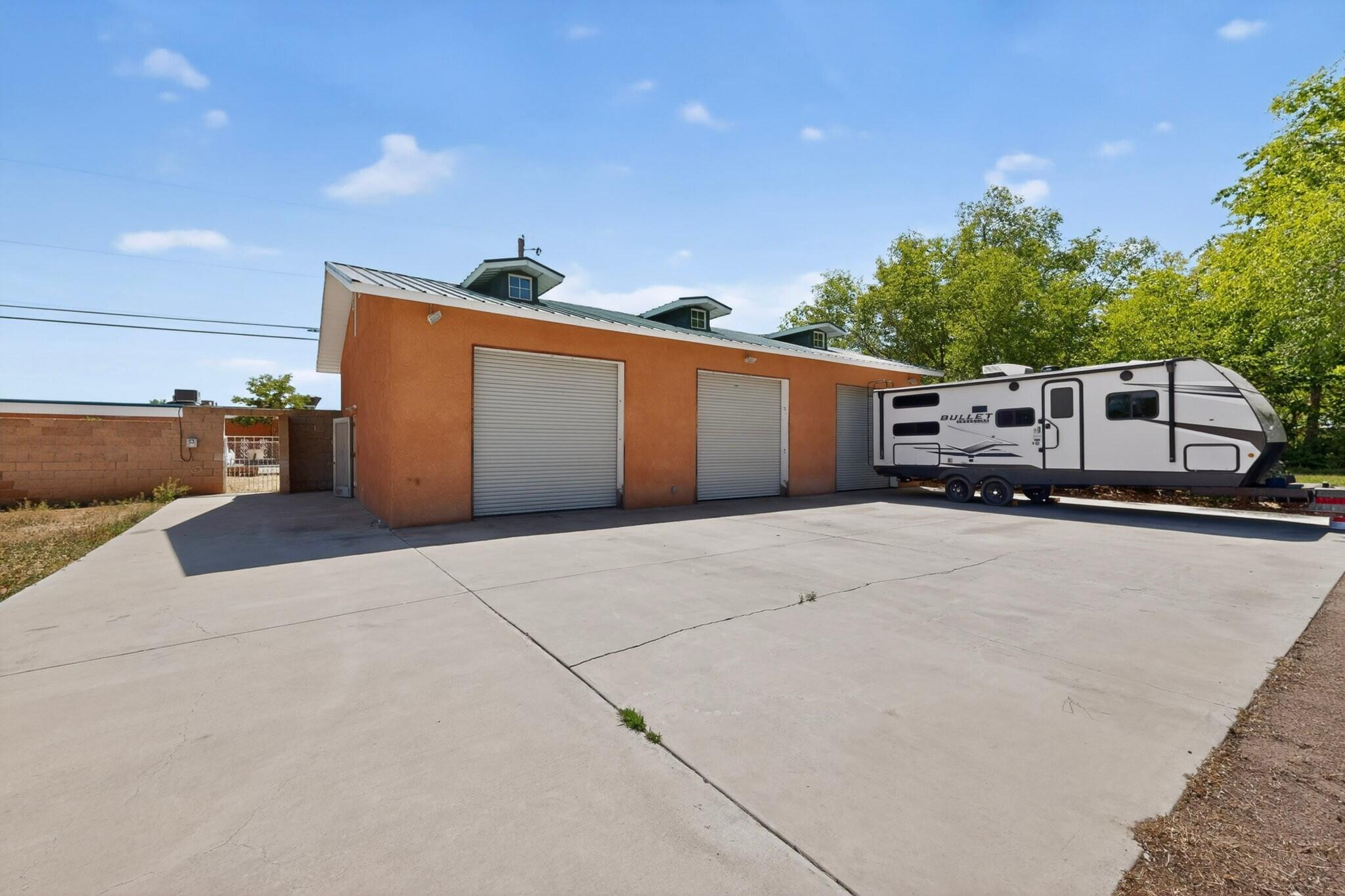 1512 Los Arboles Avenue NW