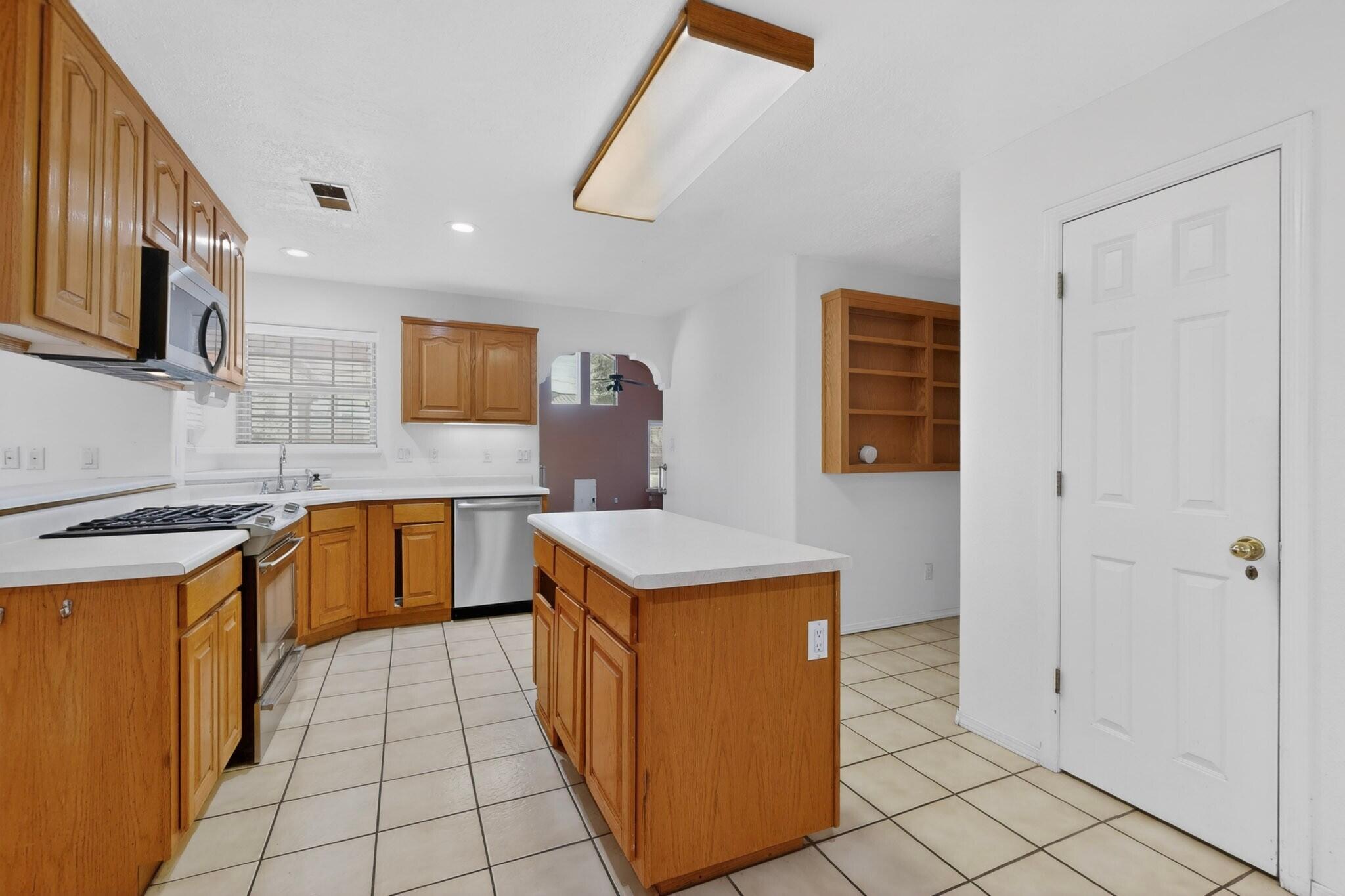 1512 Los Arboles Avenue NW