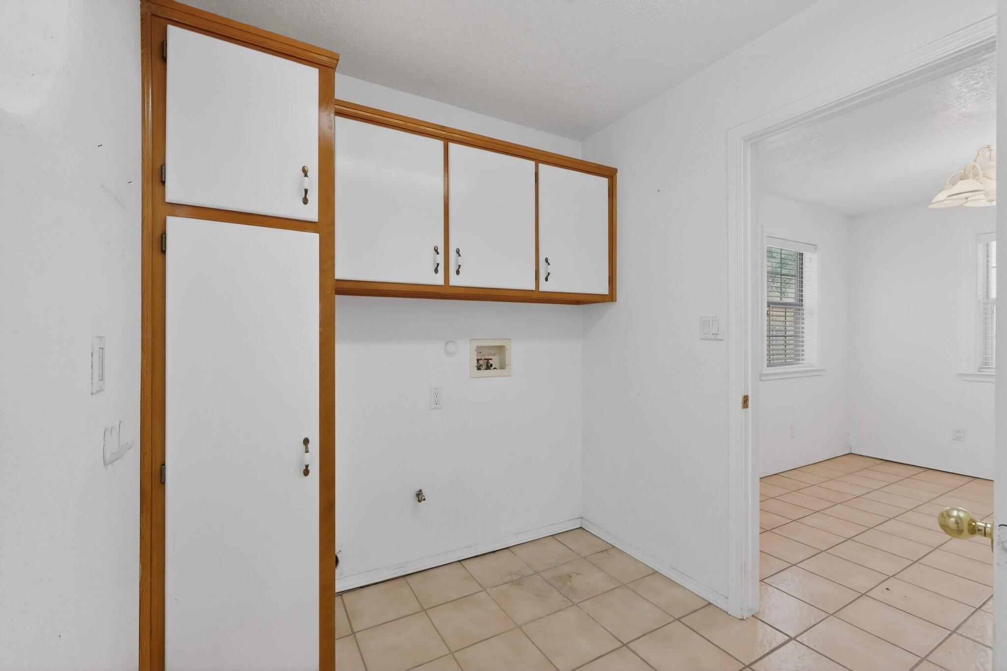 1512 Los Arboles Avenue NW