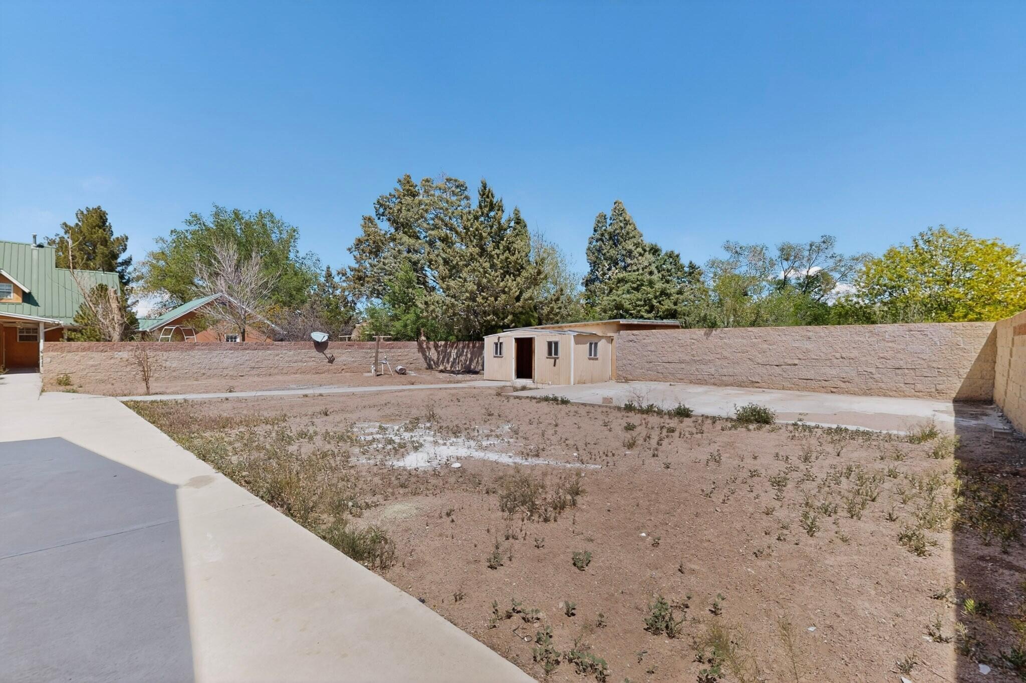 1512 Los Arboles Avenue NW