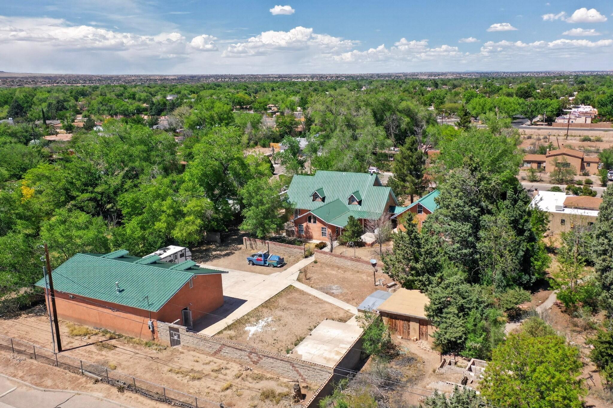 1512 Los Arboles Avenue NW