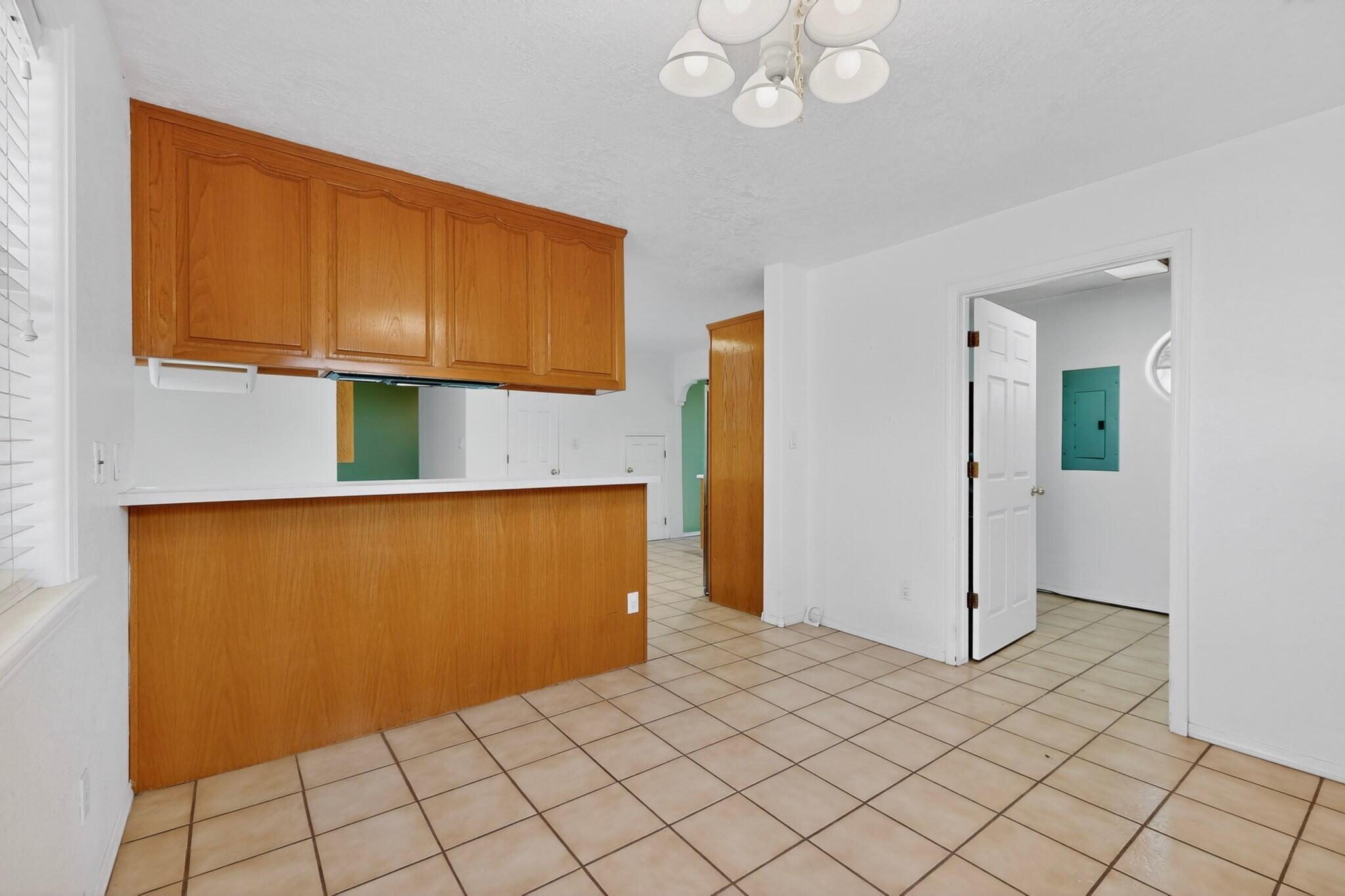 1512 Los Arboles Avenue NW