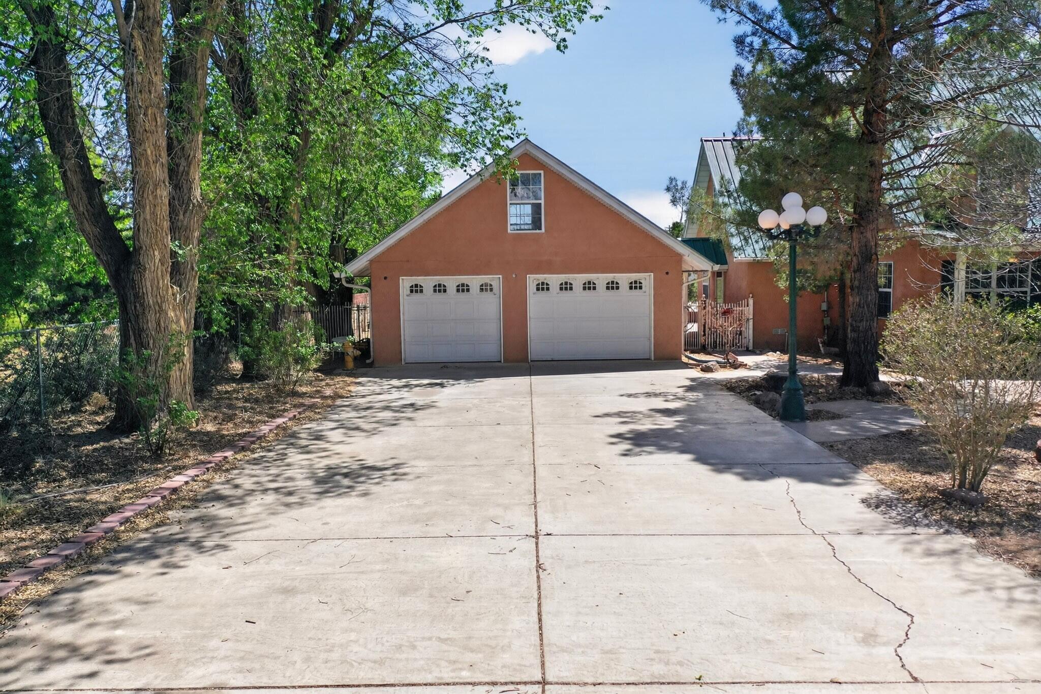 1512 Los Arboles Avenue NW