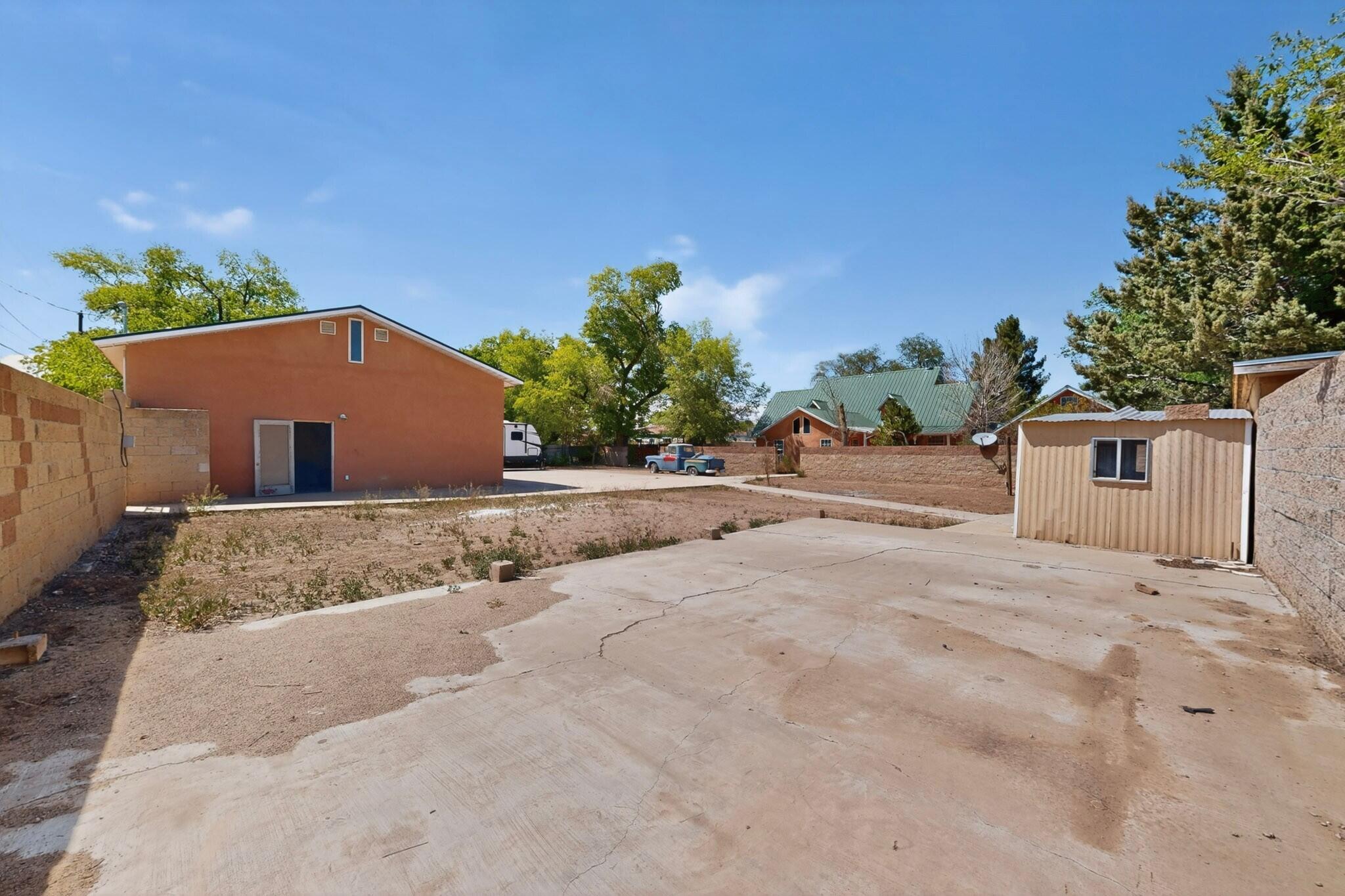 1512 Los Arboles Avenue NW