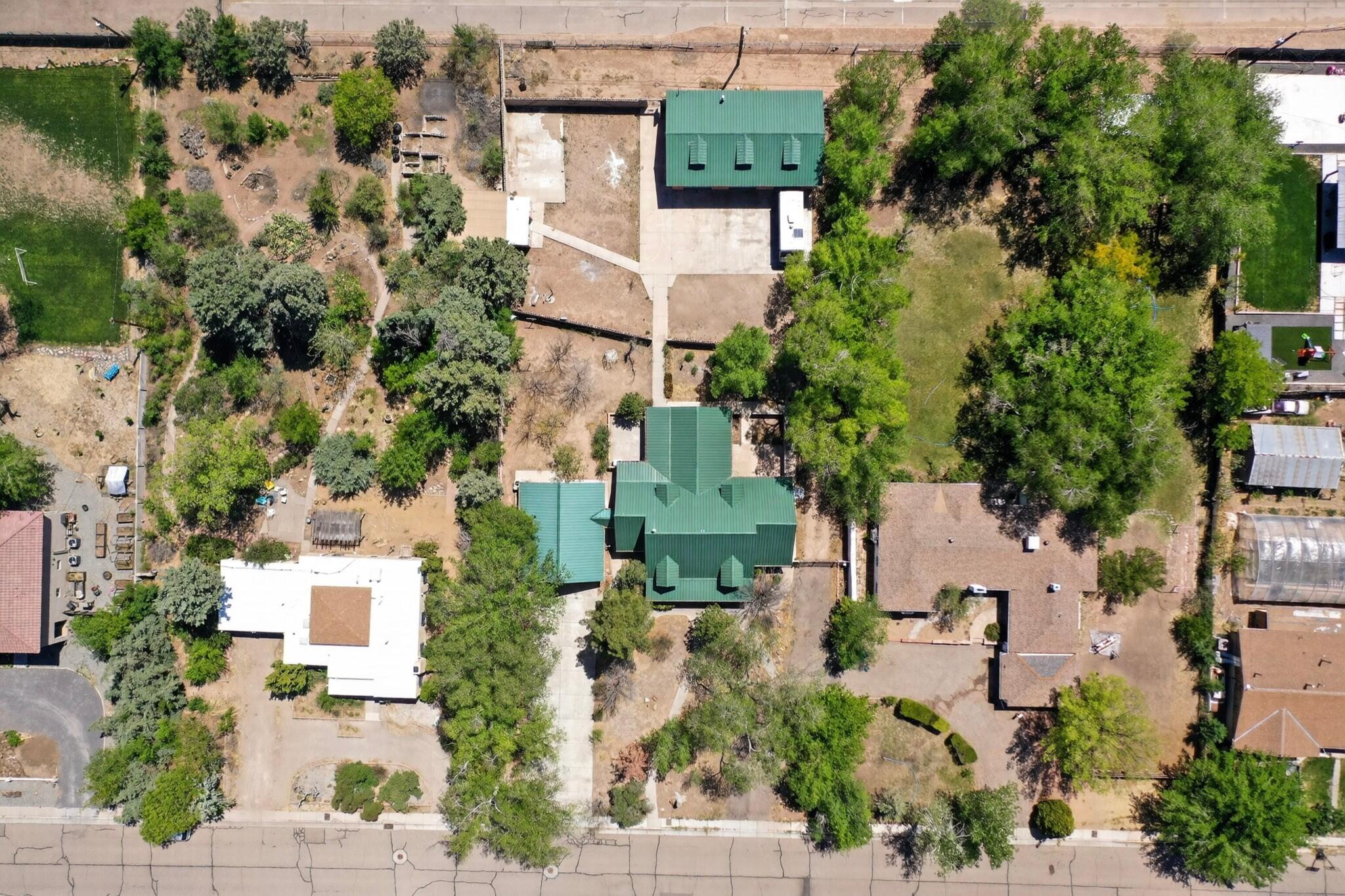 1512 Los Arboles Avenue NW