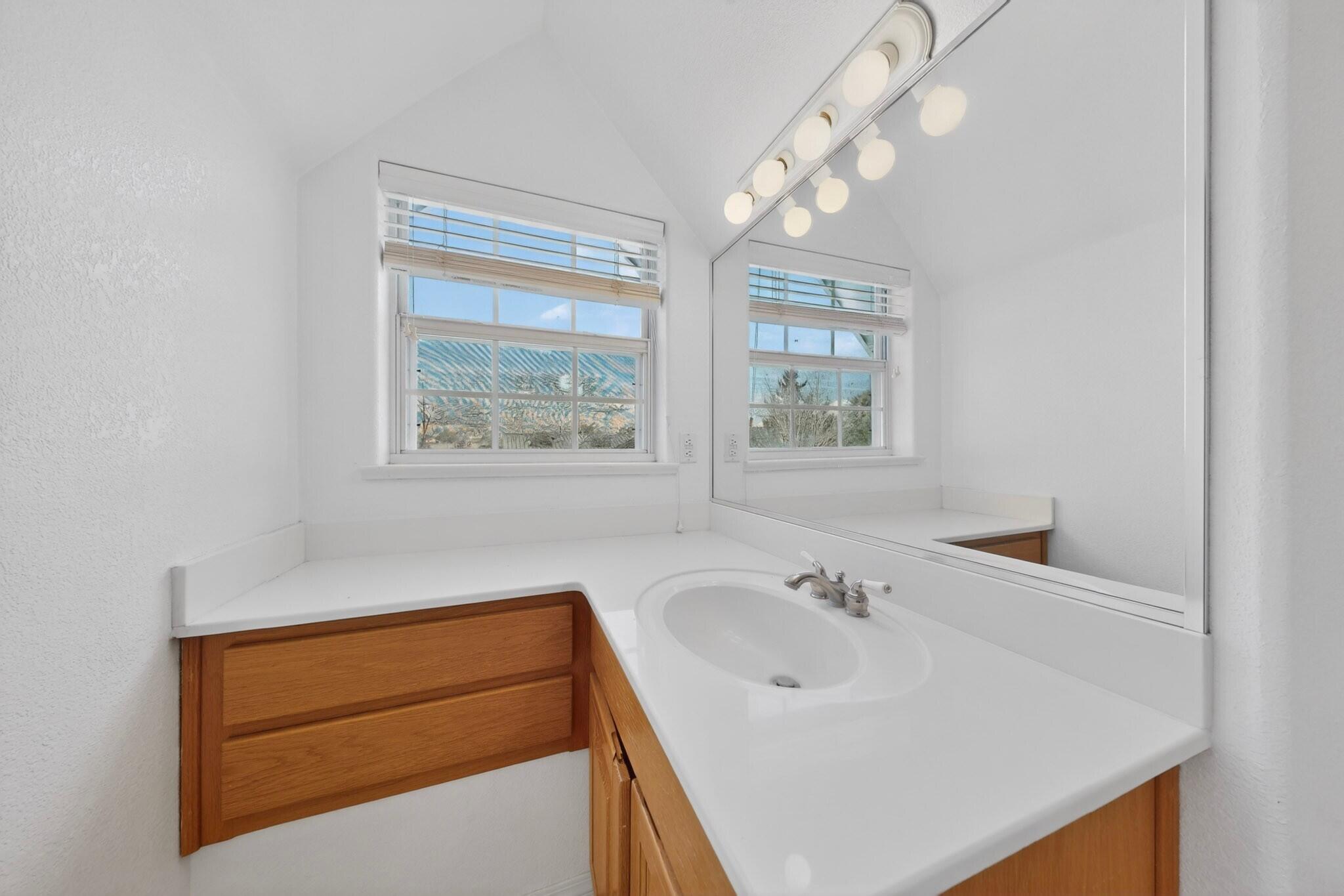 1512 Los Arboles Avenue NW