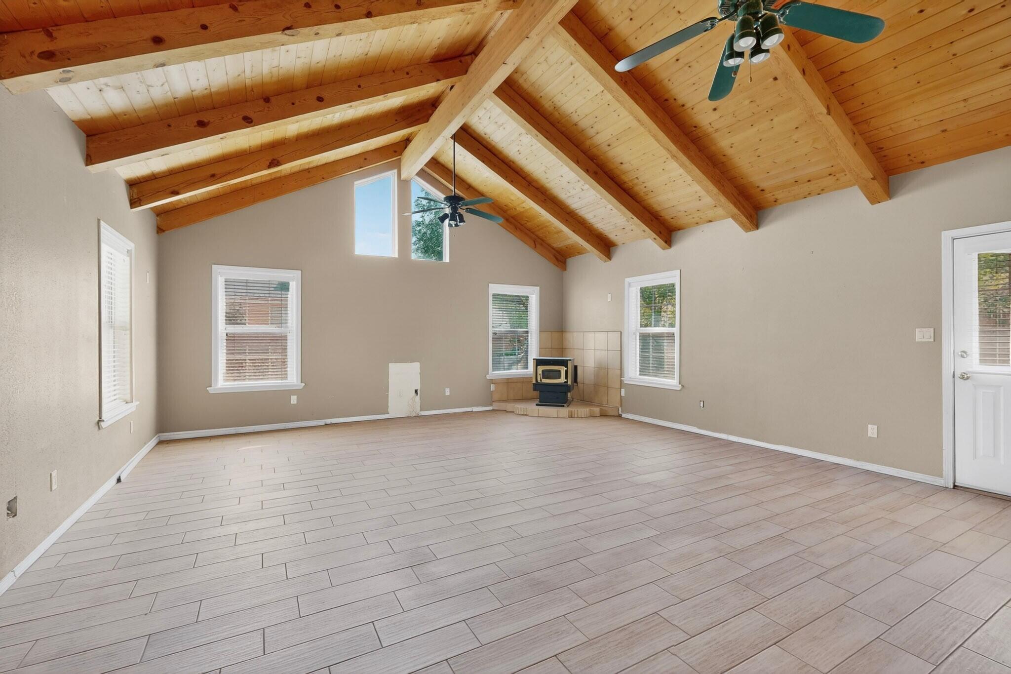 1512 Los Arboles Avenue NW