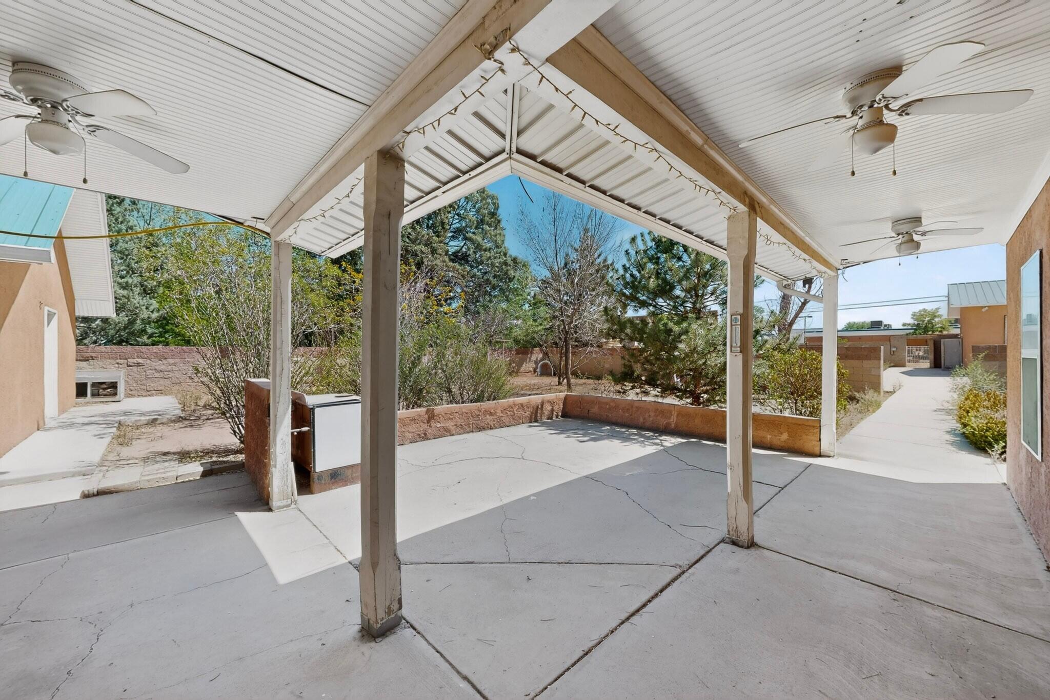 1512 Los Arboles Avenue NW