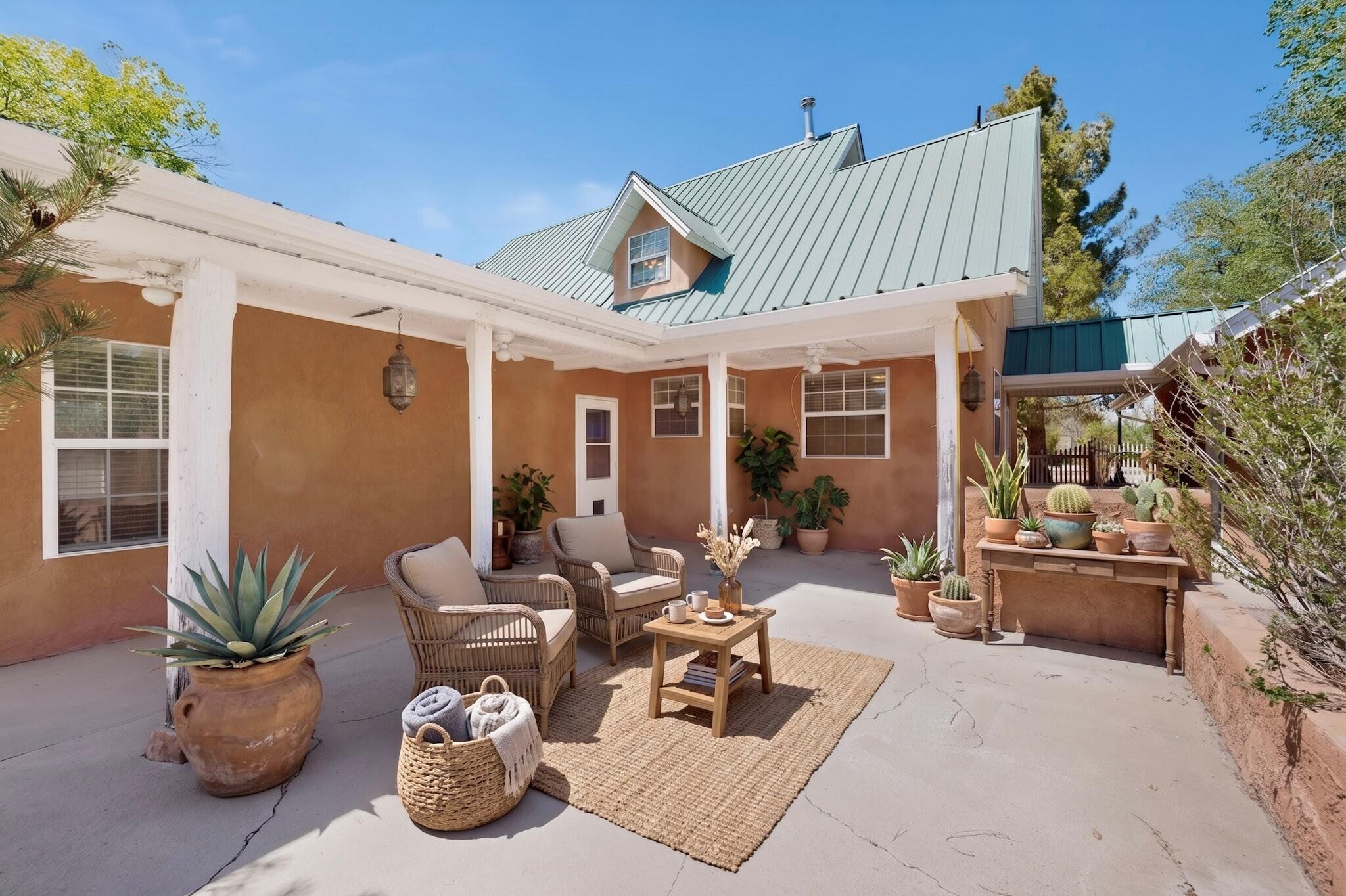 1512 Los Arboles Avenue NW