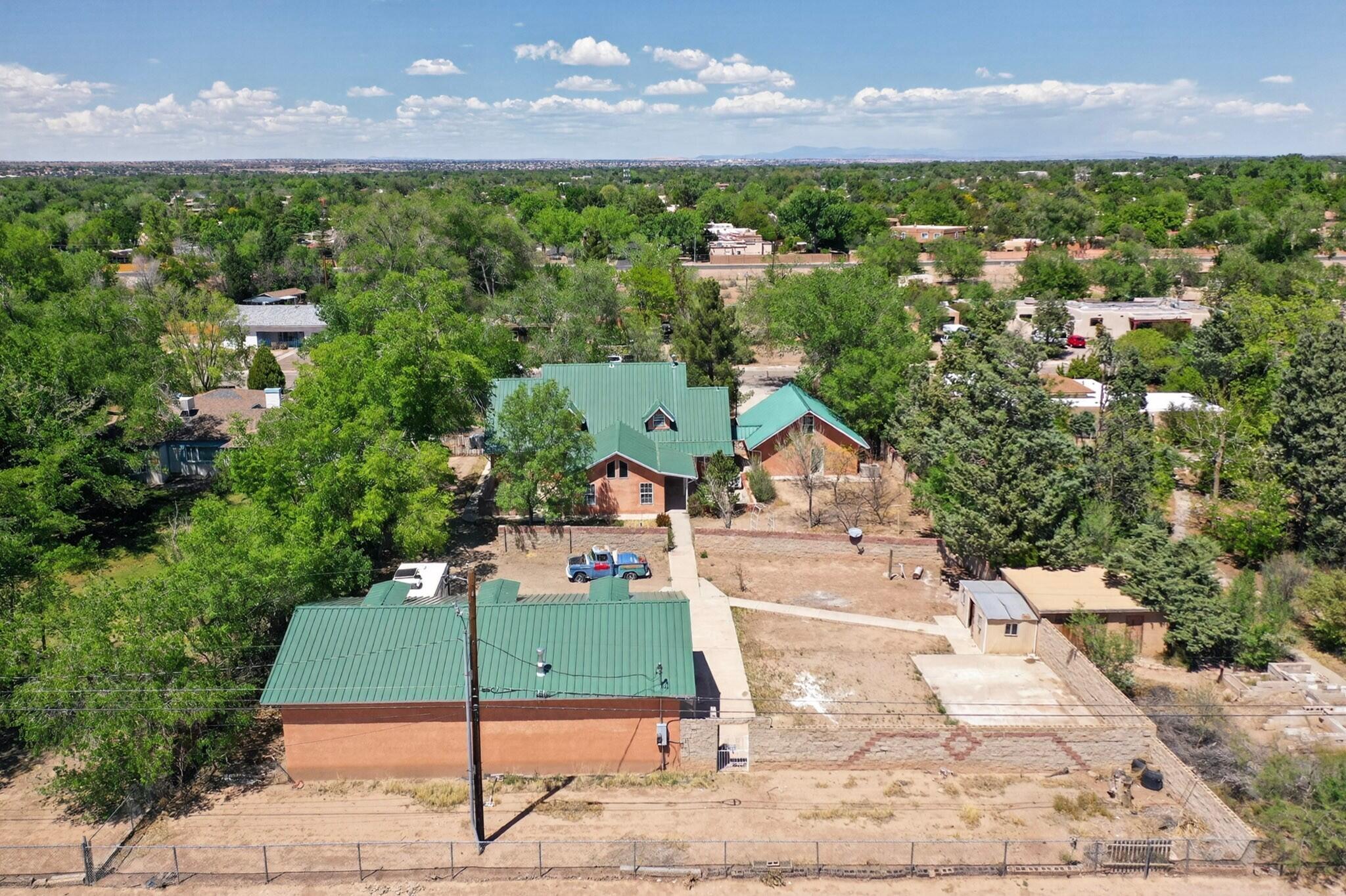 1512 Los Arboles Avenue NW