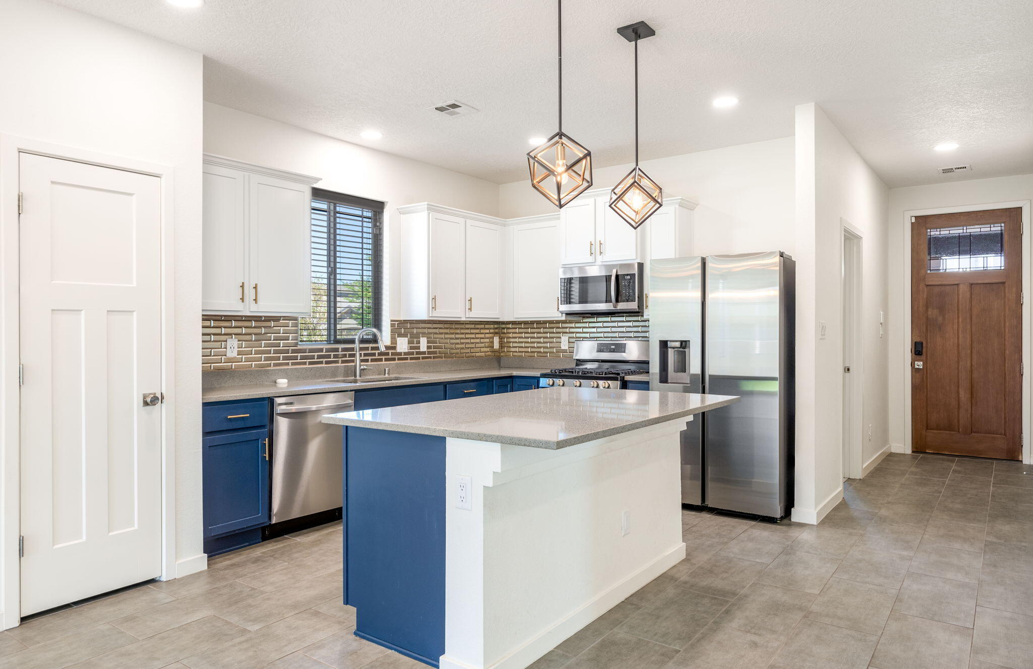 2696 Camino Plata Loop NE