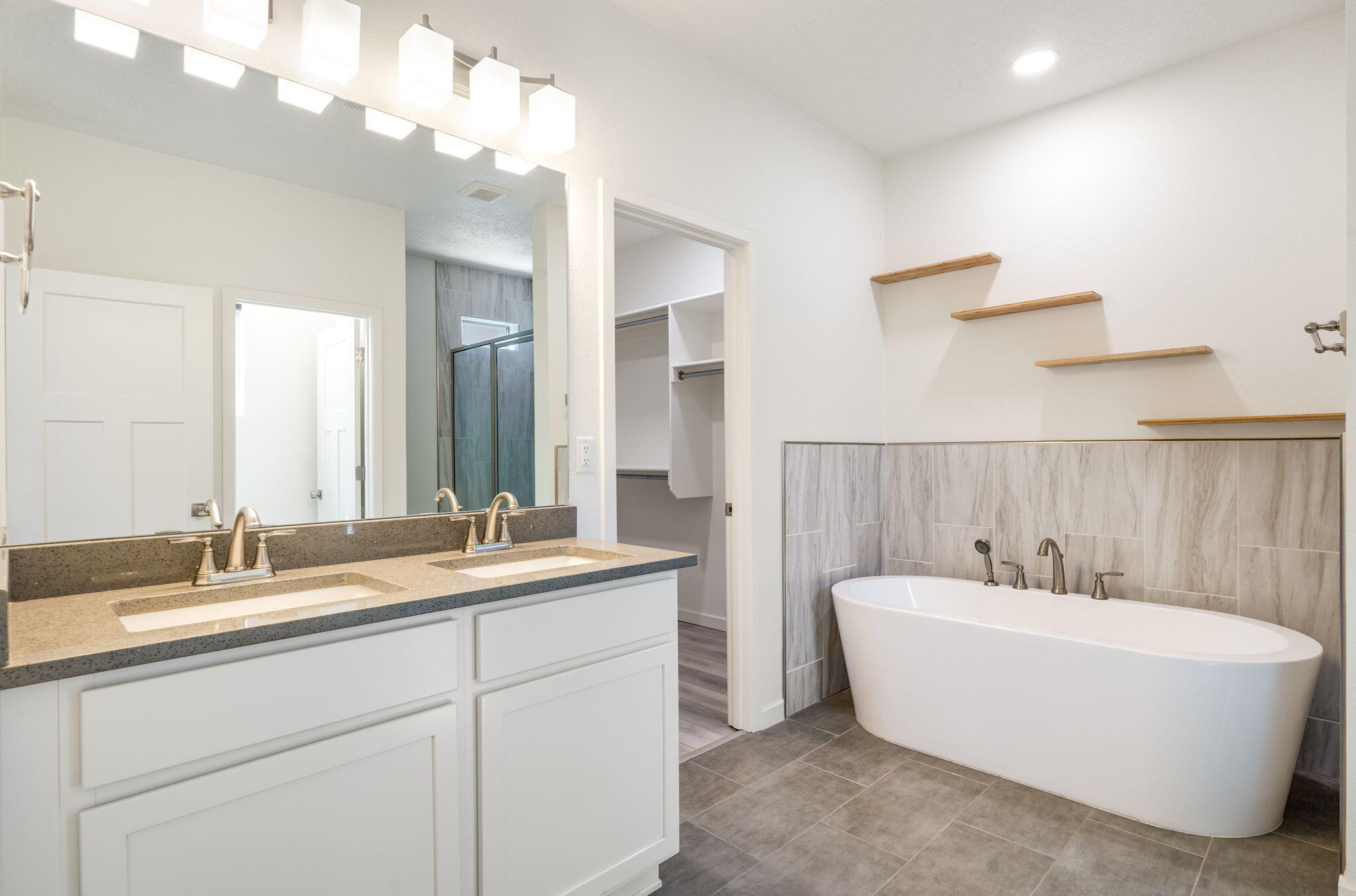 2696 Camino Plata Loop NE