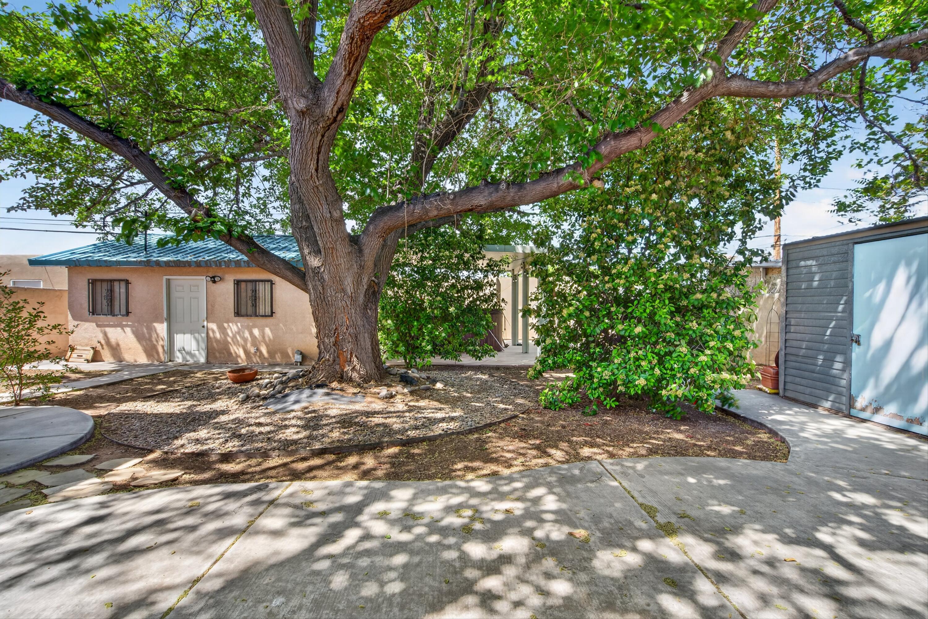 2105 Madeira Drive NE