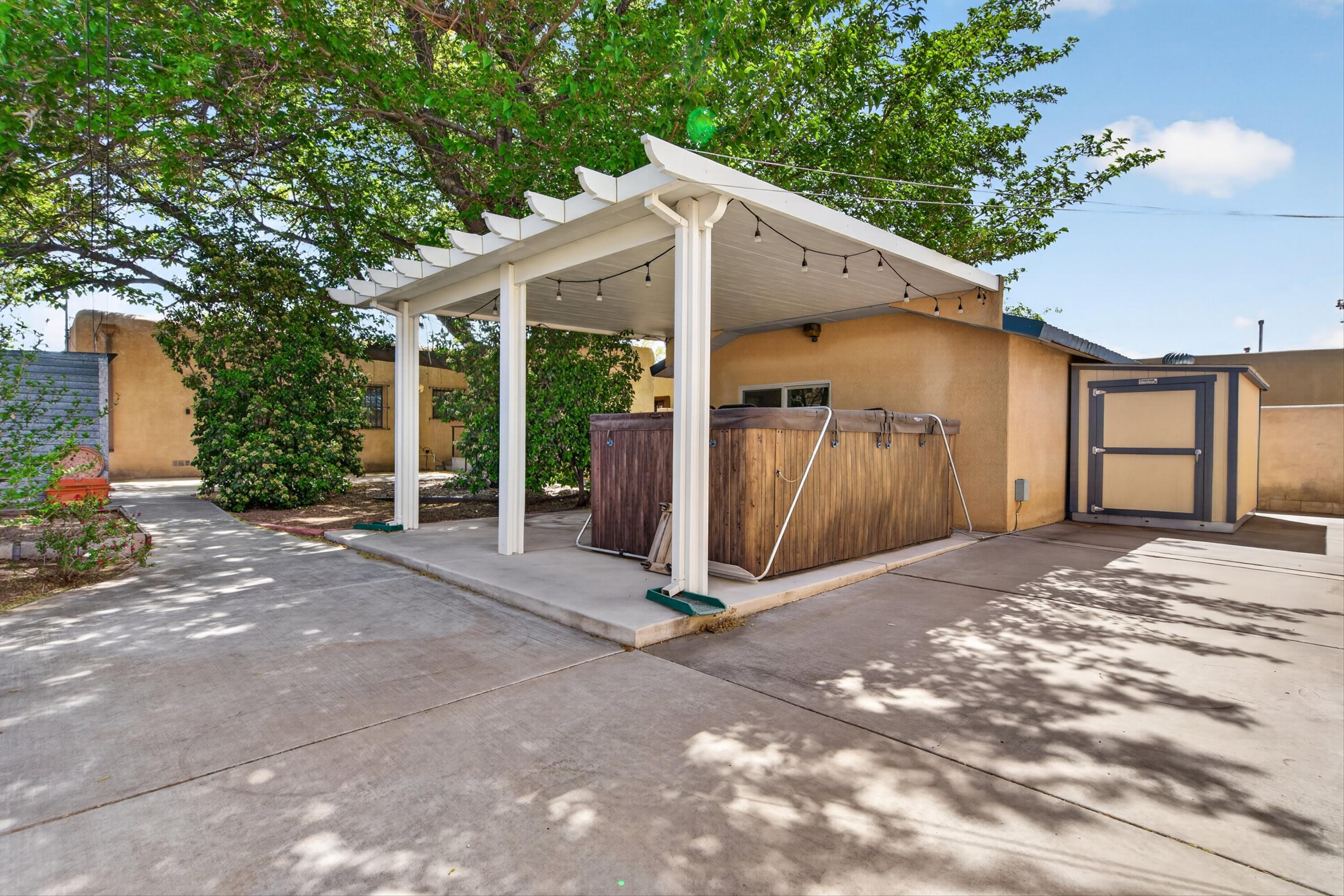 2105 Madeira Drive NE