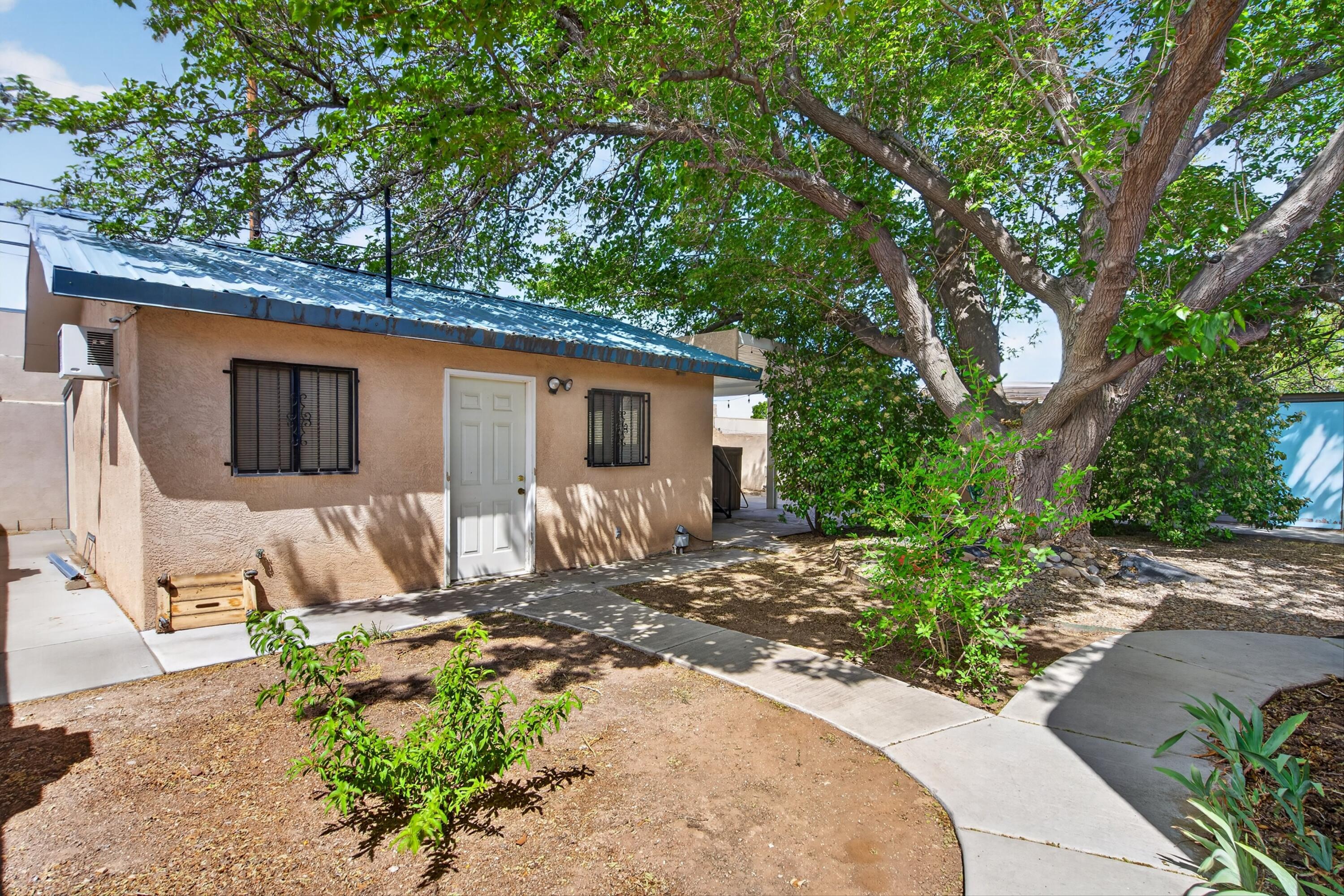 2105 Madeira Drive NE