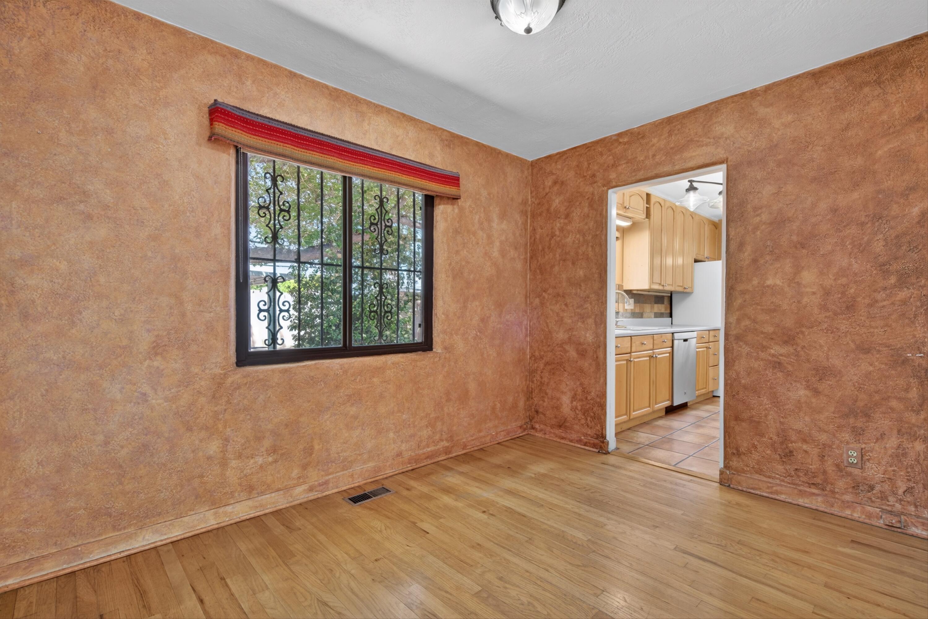 2105 Madeira Drive NE