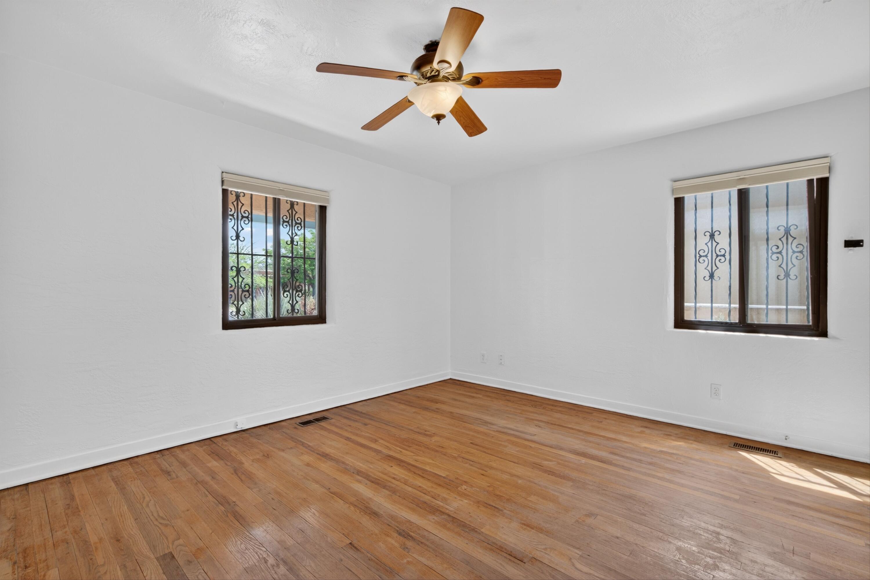 2105 Madeira Drive NE