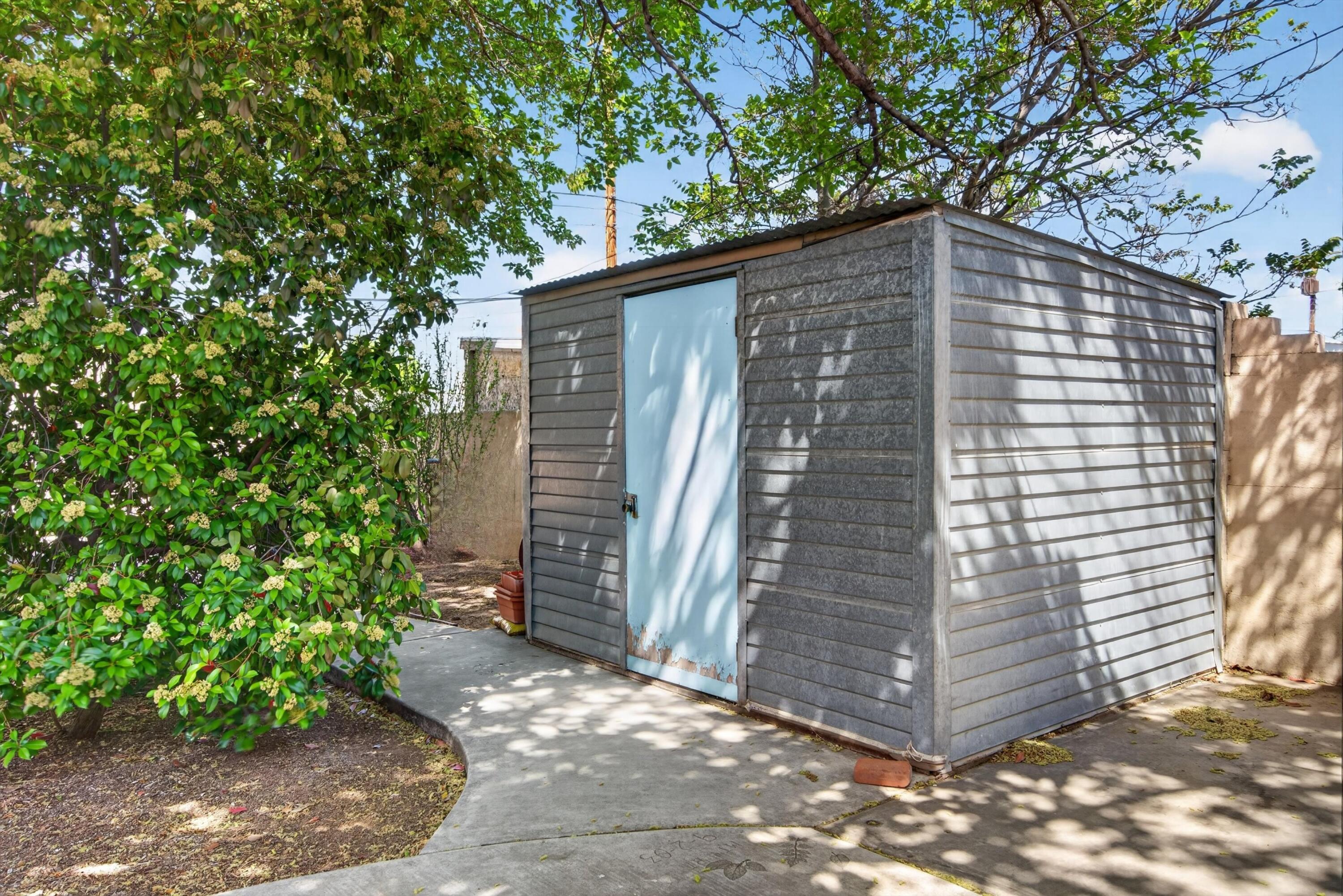 2105 Madeira Drive NE