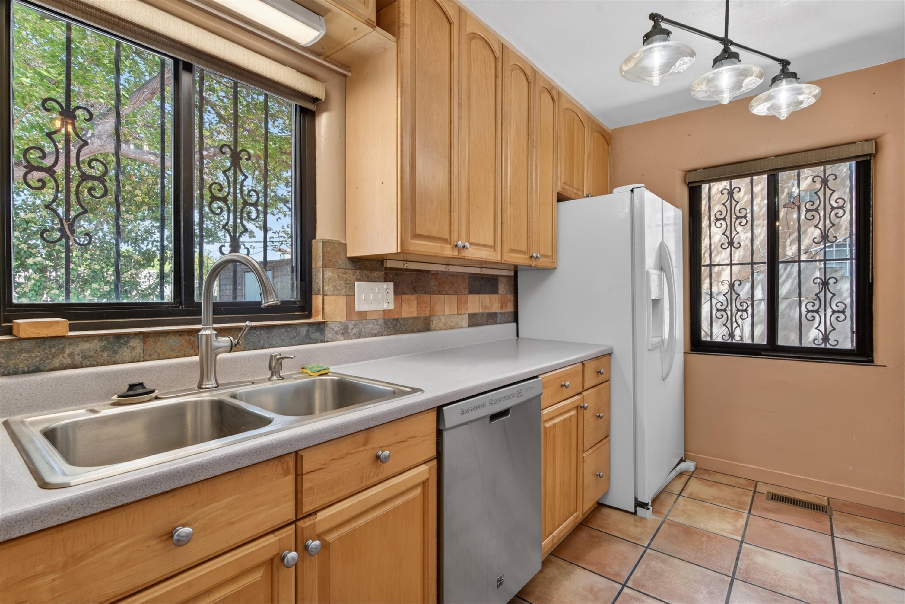 2105 Madeira Drive NE