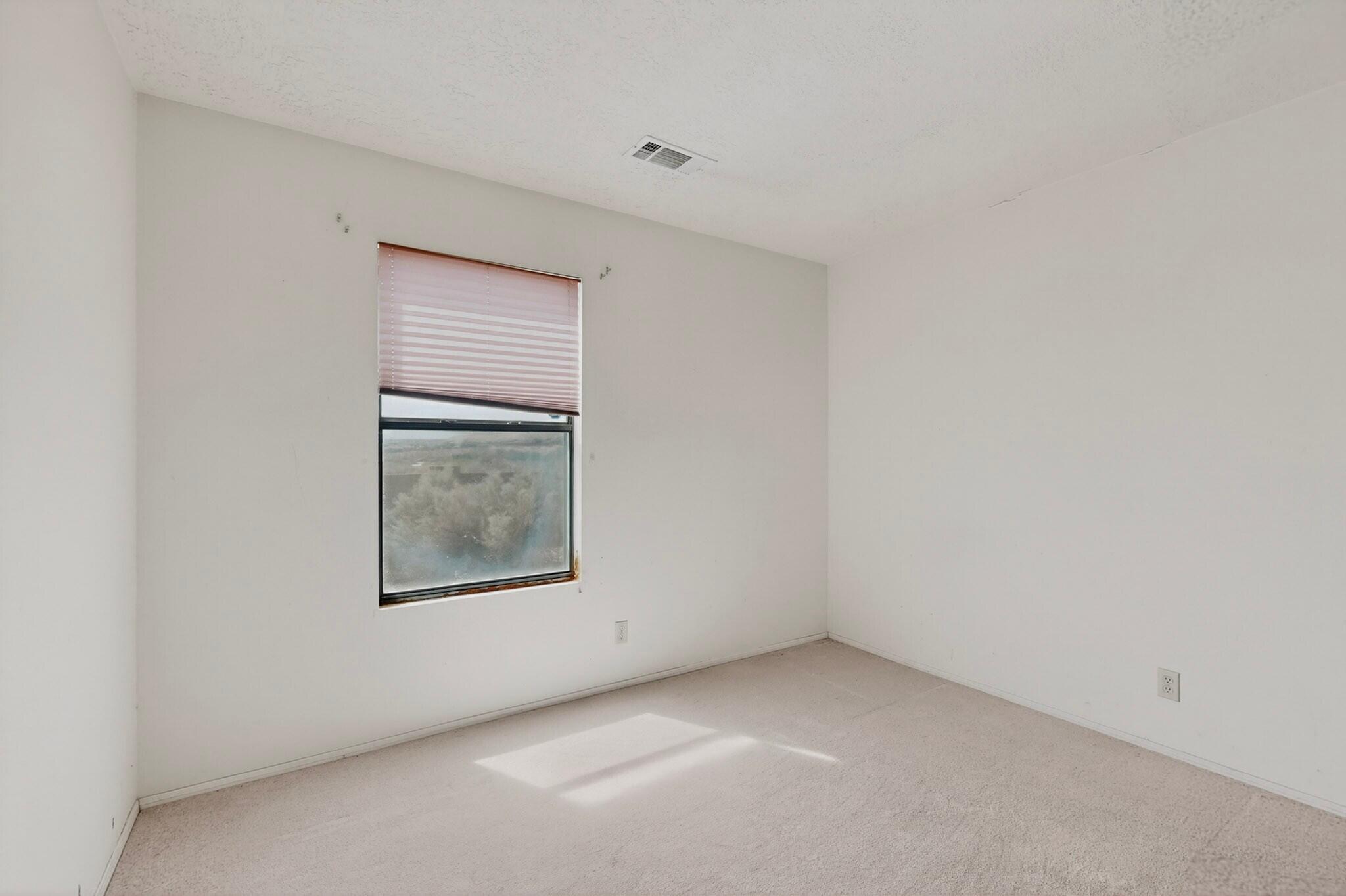 4504 Quartz Drive NE