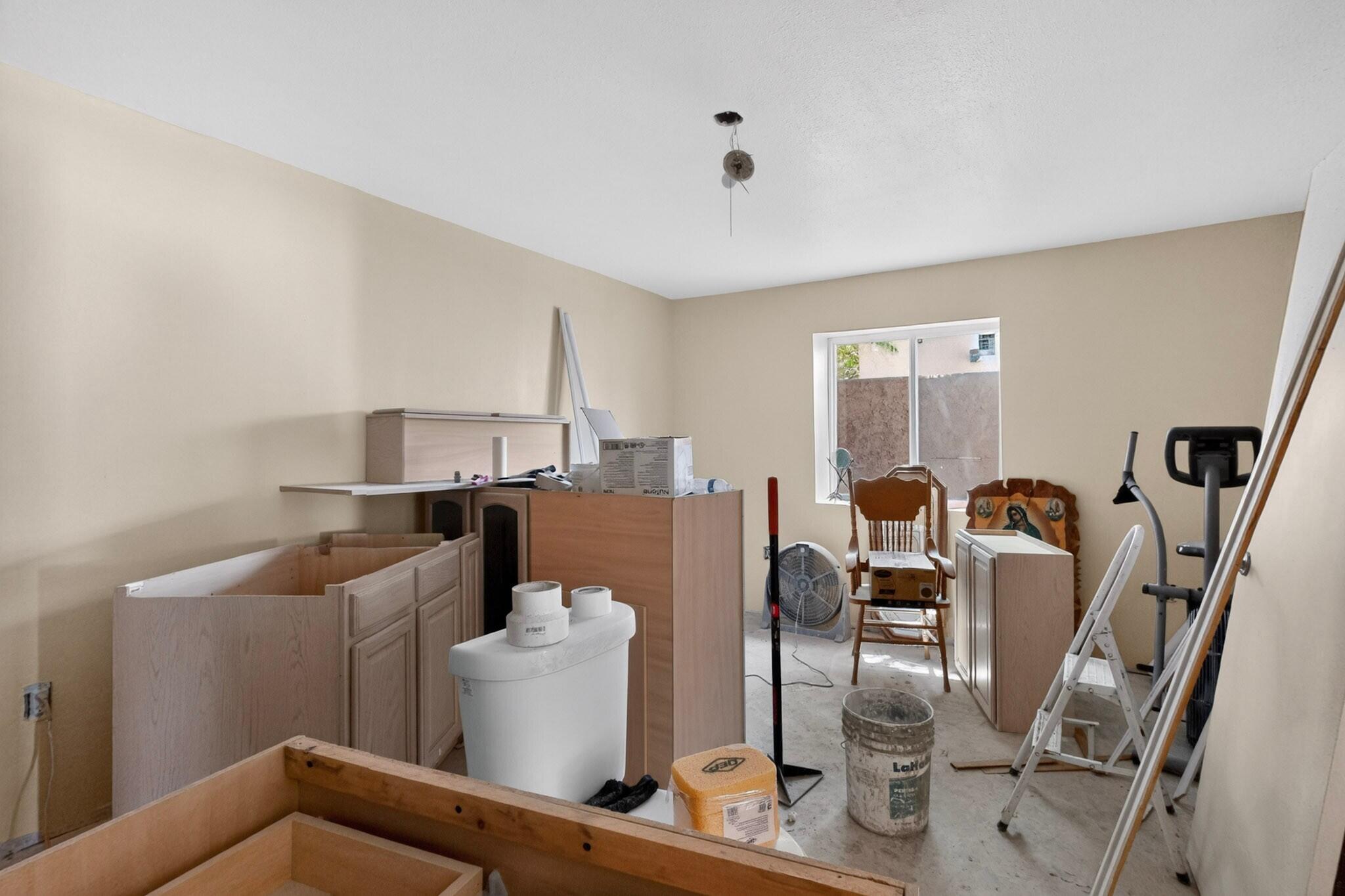 308 Dolores Drive NW