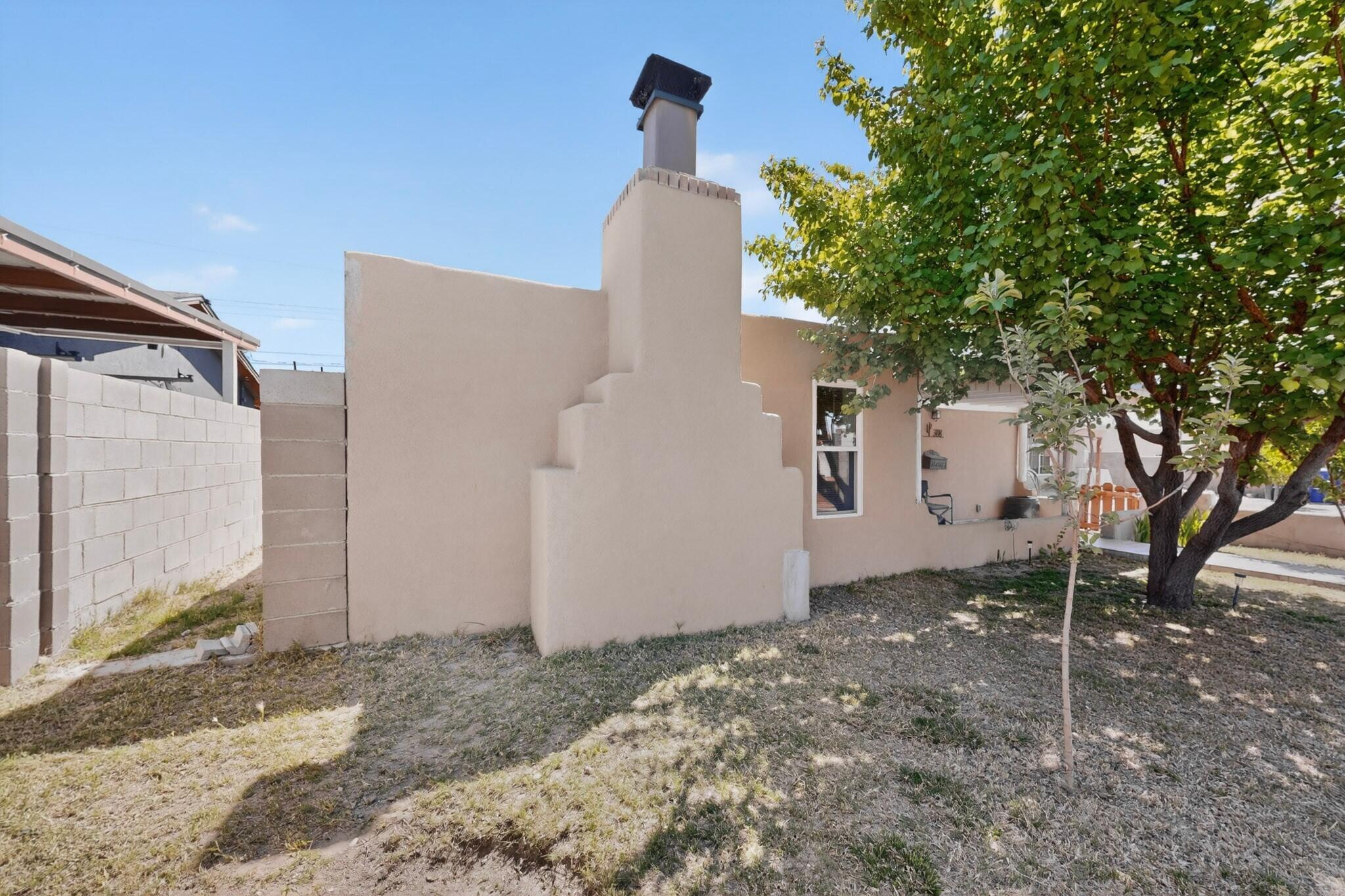 308 Dolores Drive NW