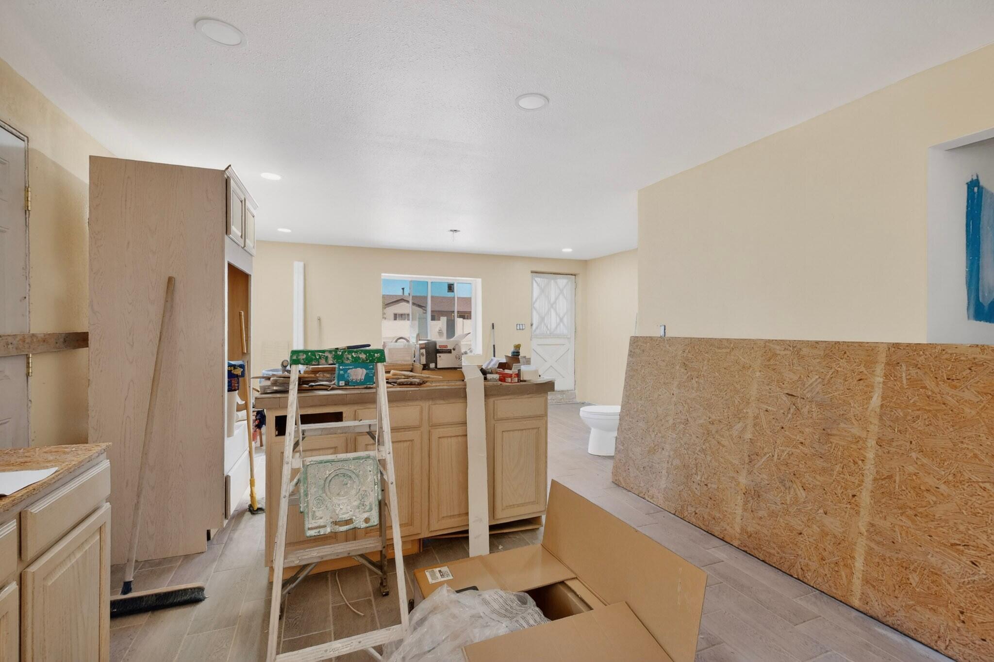 308 Dolores Drive NW