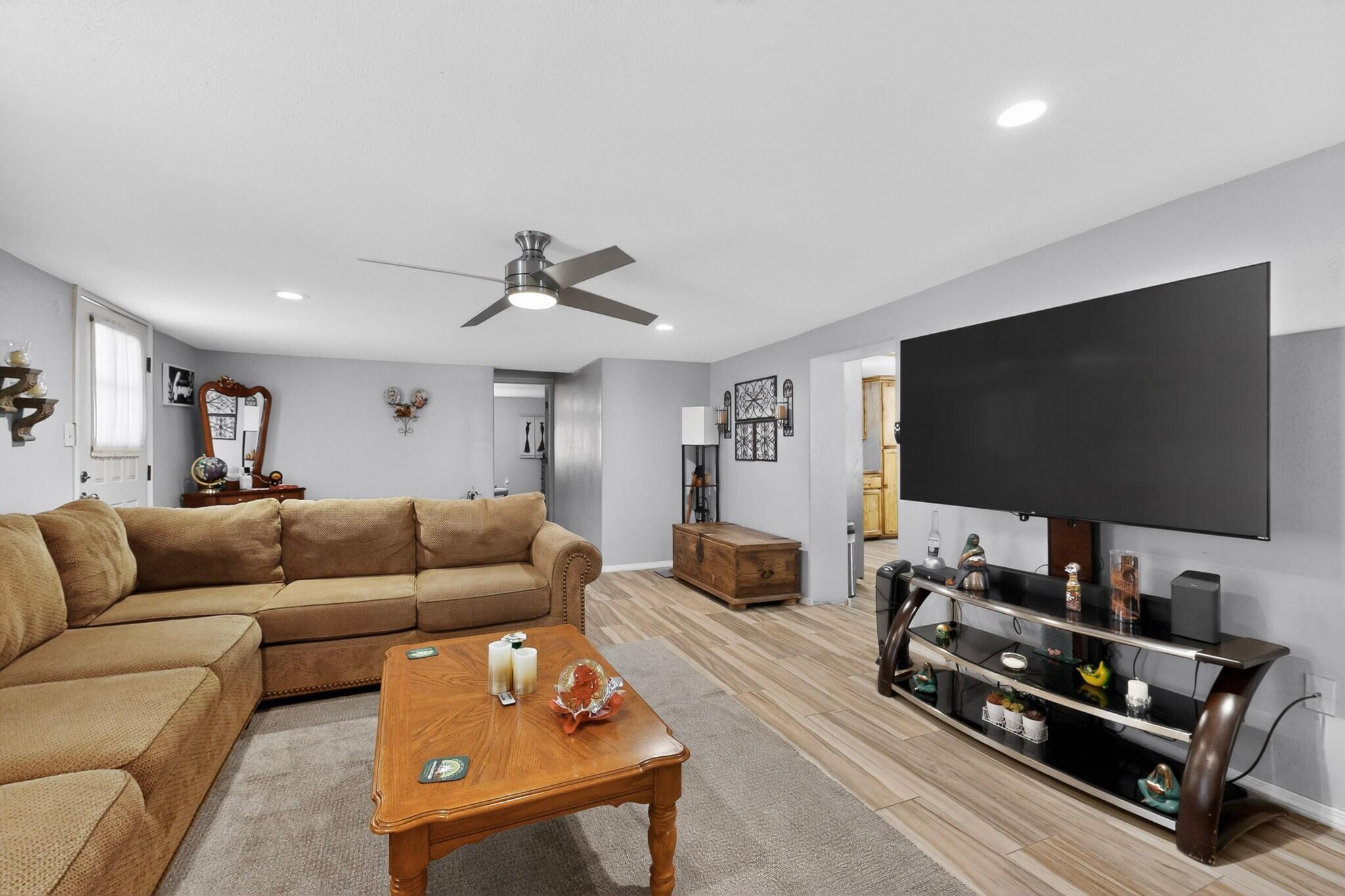 308 Dolores Drive NW