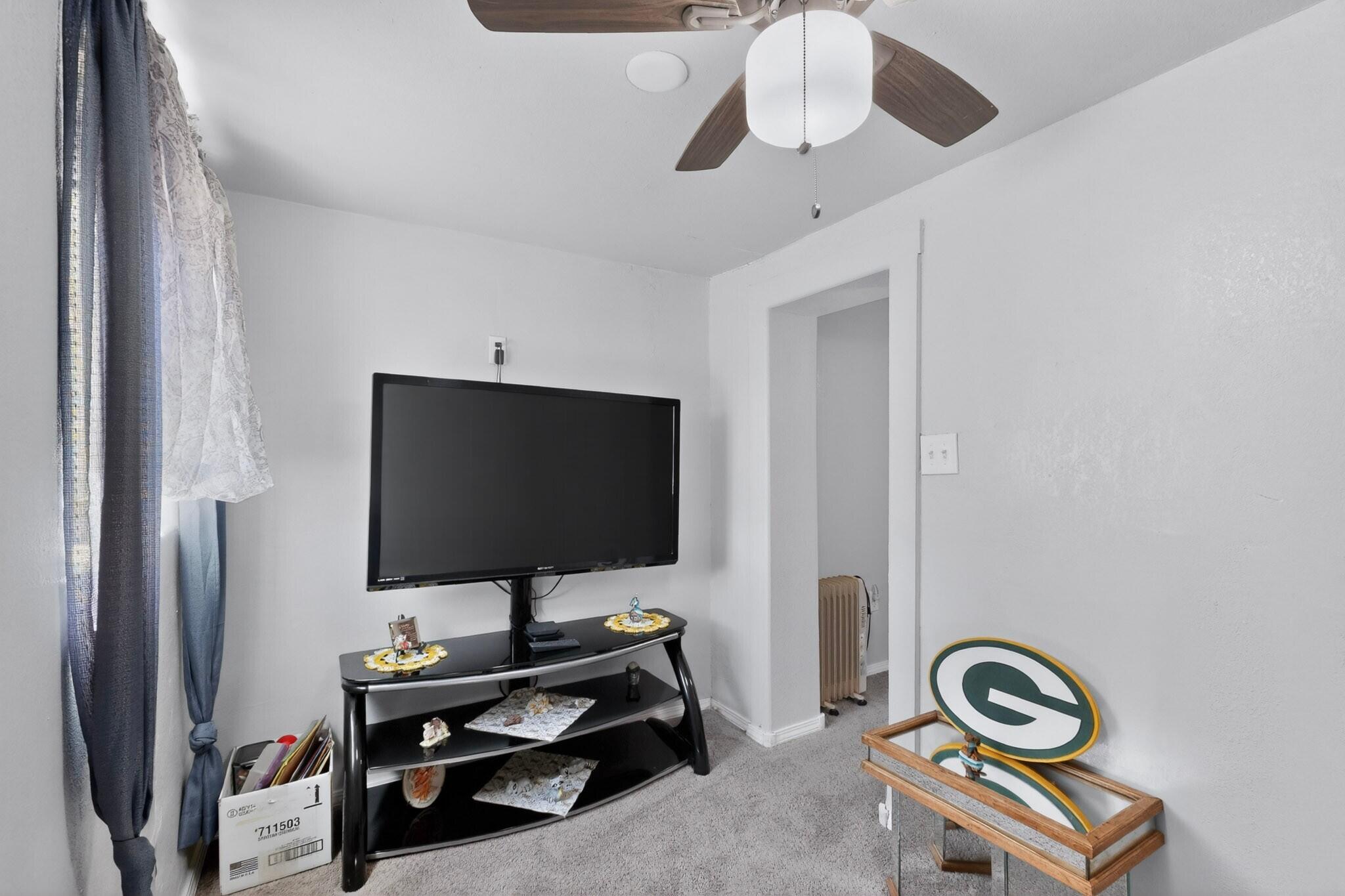 308 Dolores Drive NW