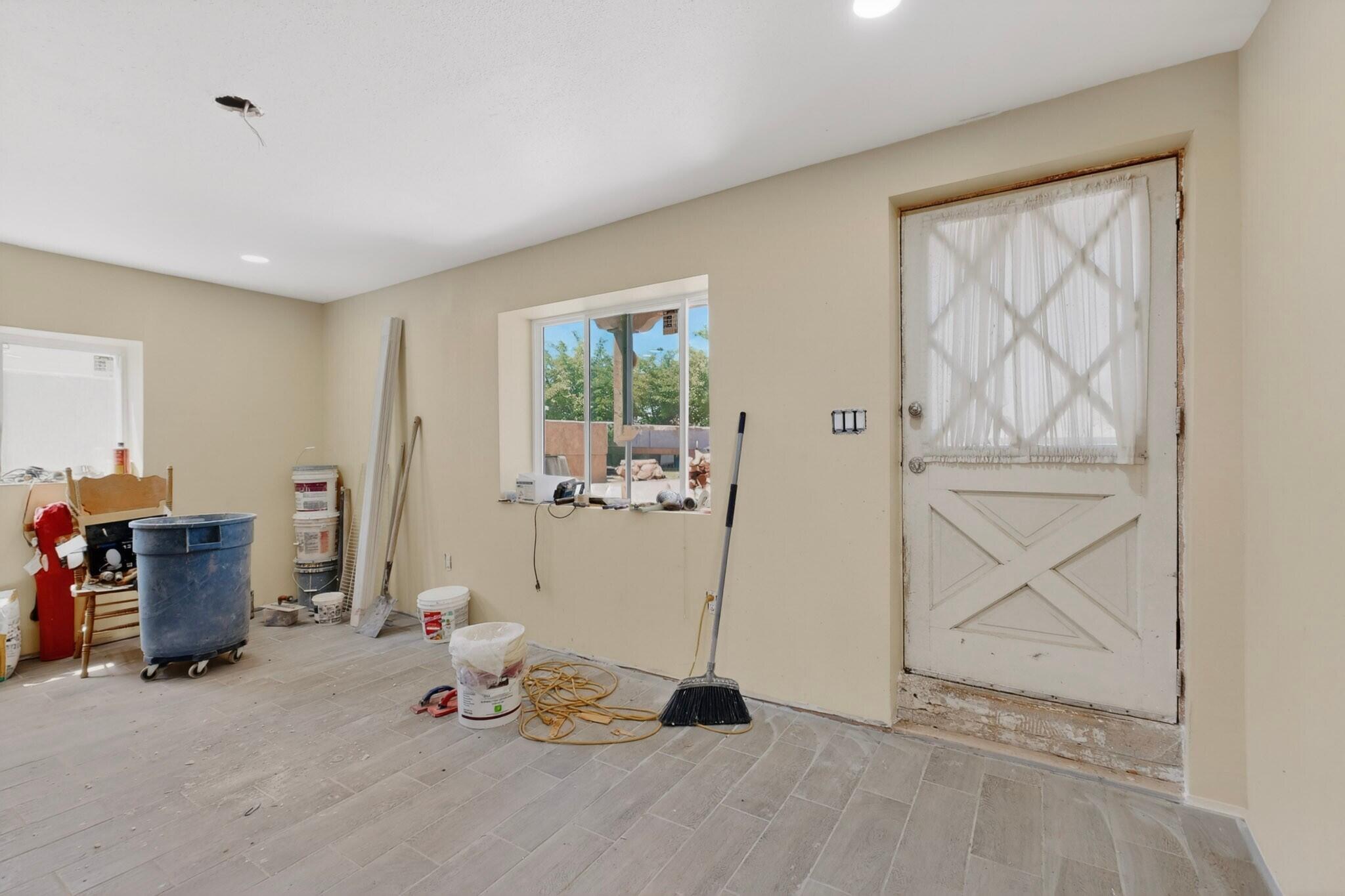 308 Dolores Drive NW