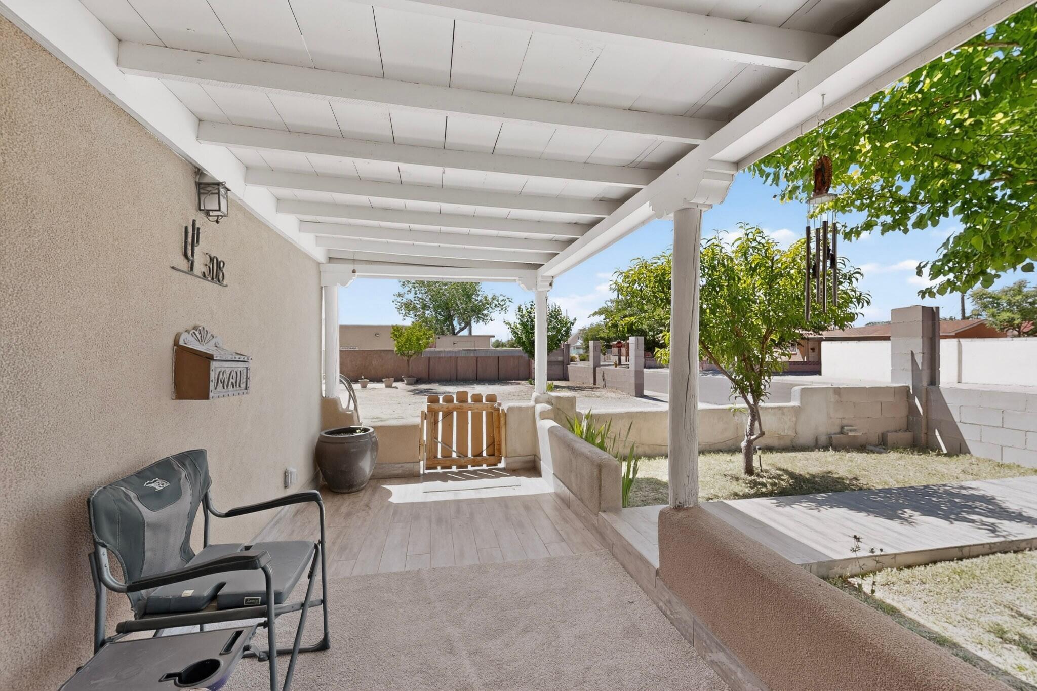 308 Dolores Drive NW