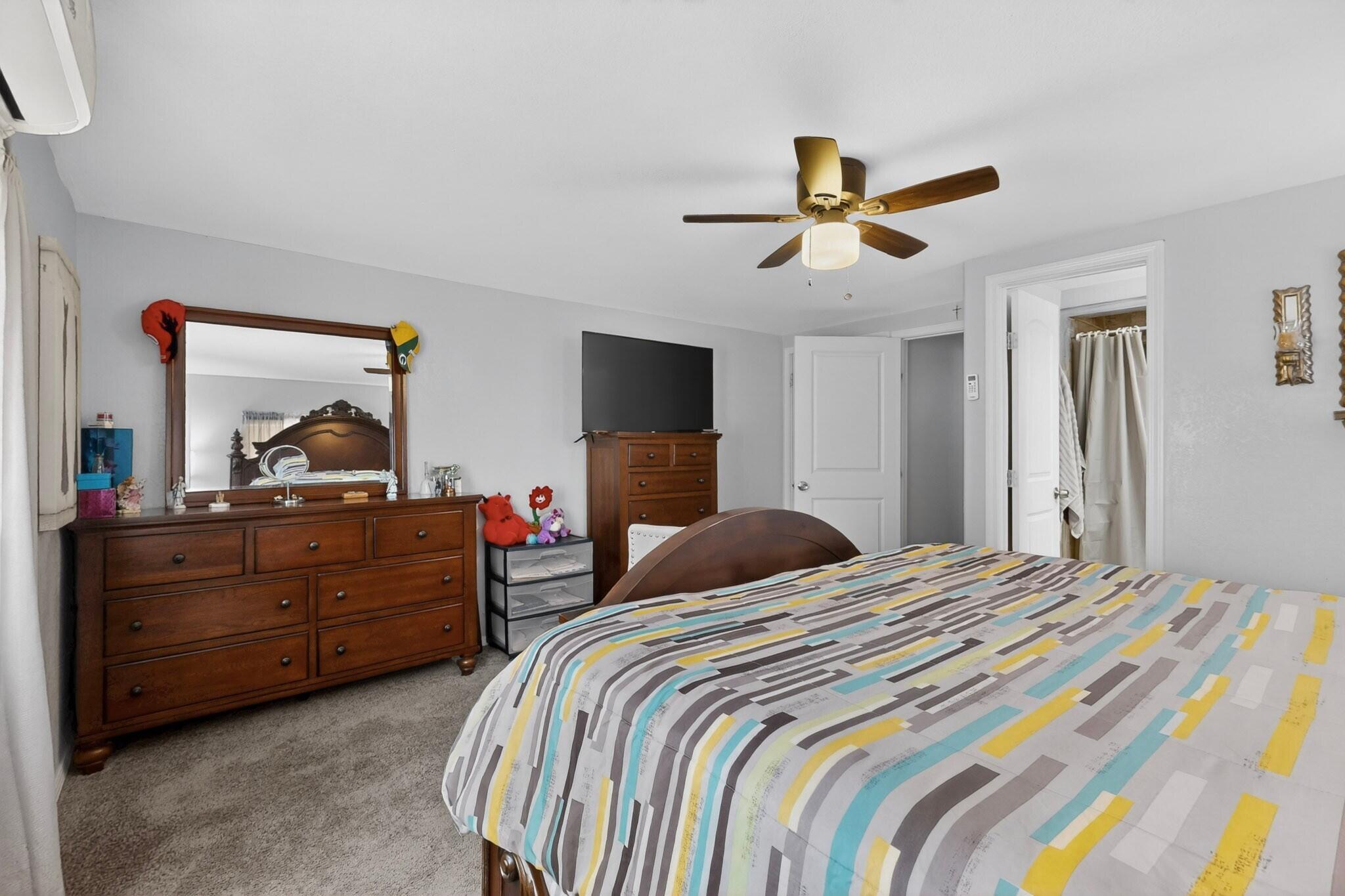 308 Dolores Drive NW