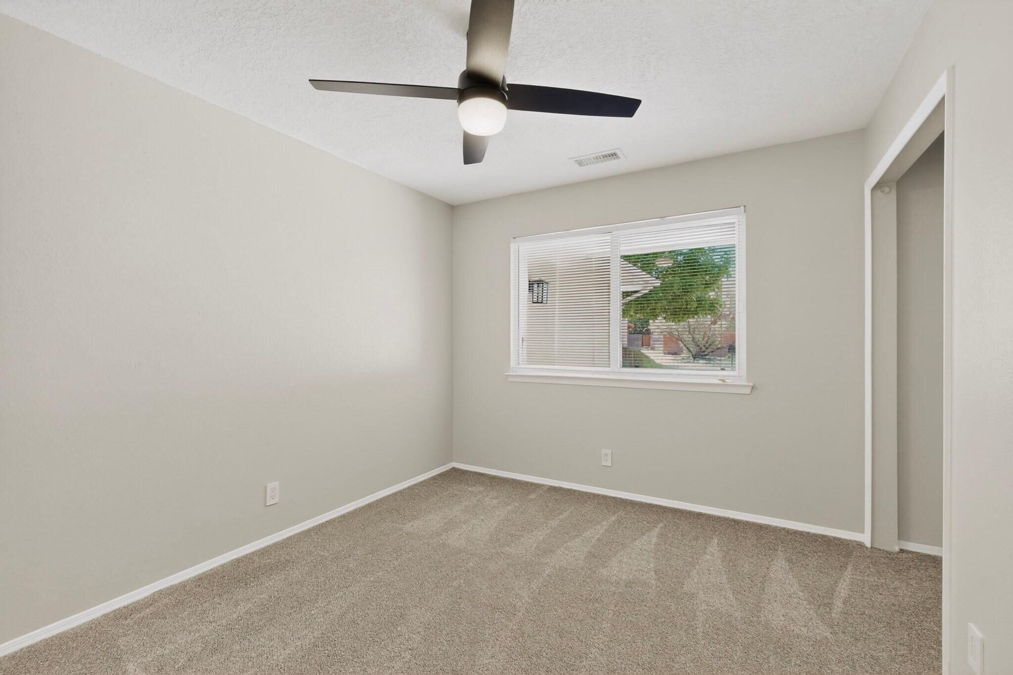 7013 Avenida La Costa NE