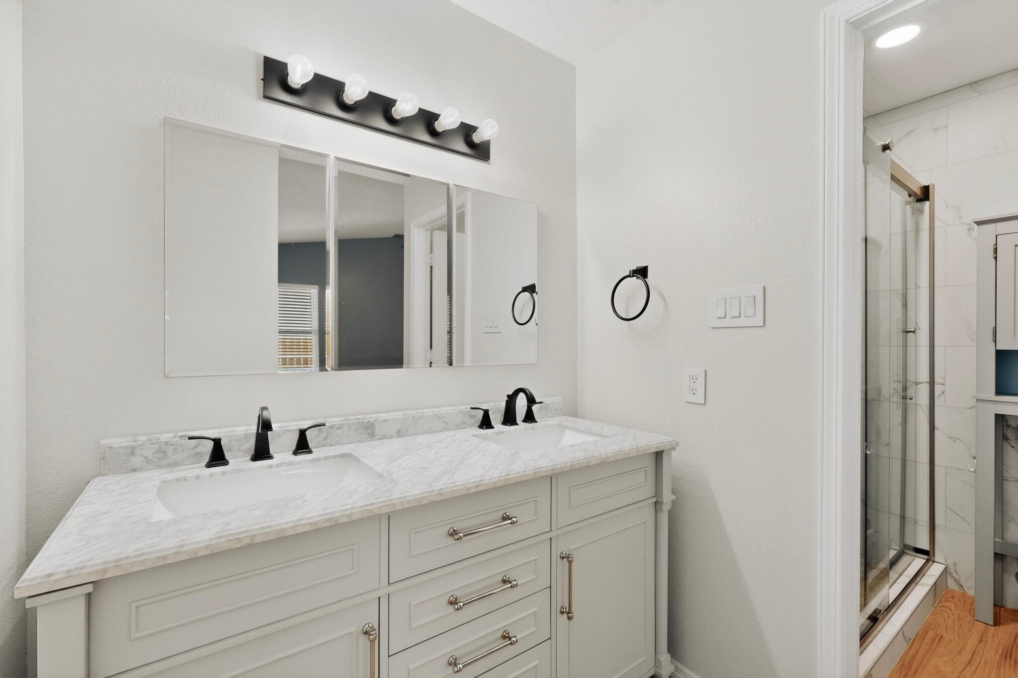 7013 Avenida La Costa NE