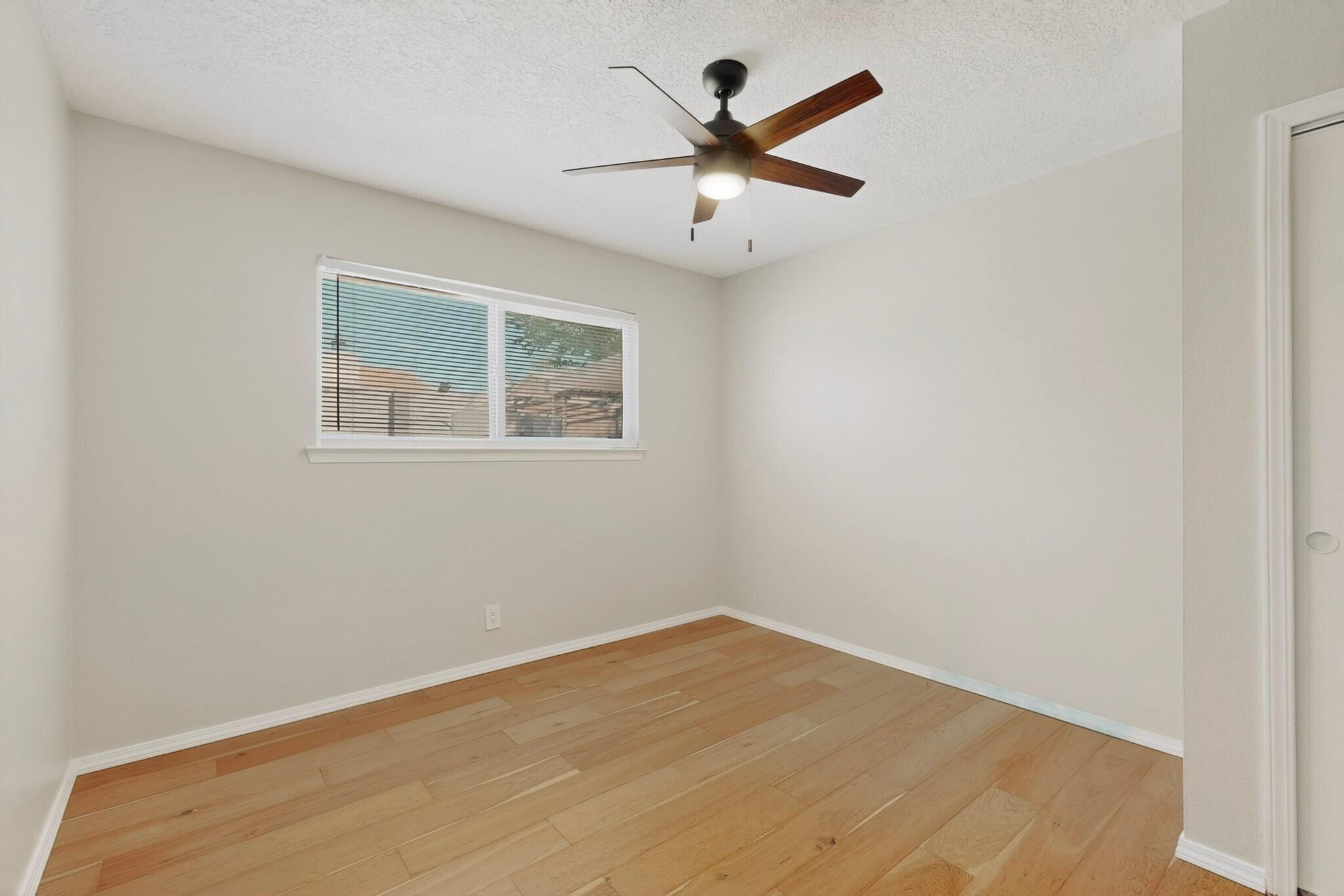 7013 Avenida La Costa NE