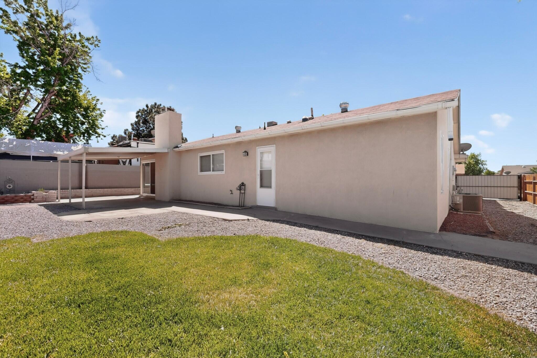 7013 Avenida La Costa NE
