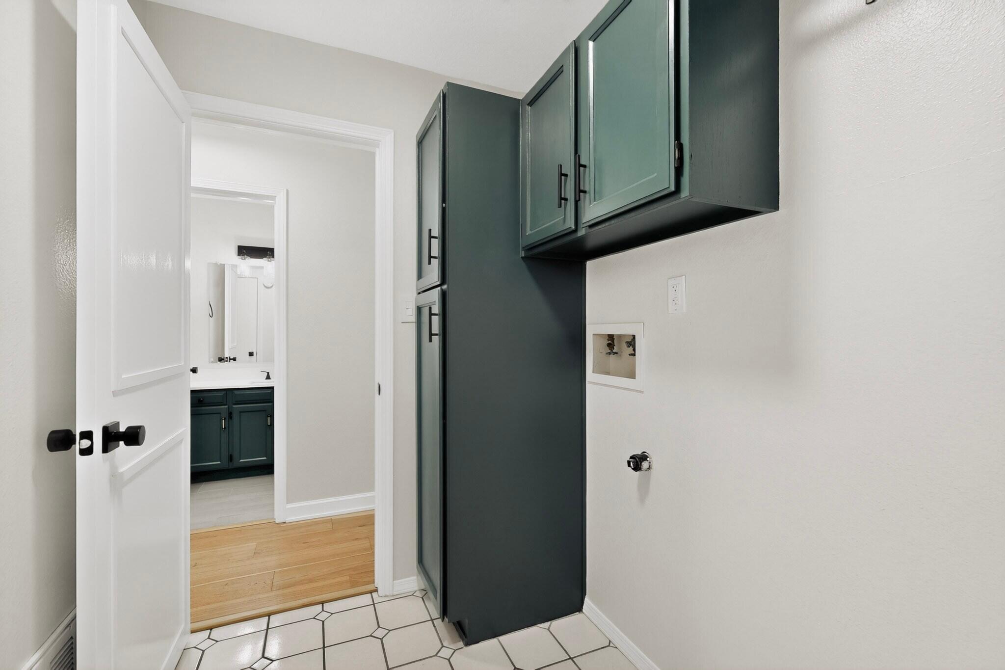 7013 Avenida La Costa NE