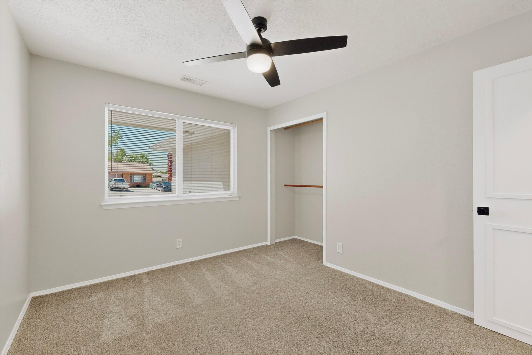 7013 Avenida La Costa NE
