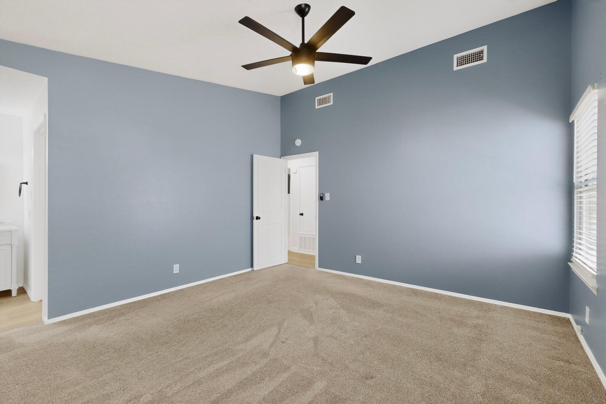 7013 Avenida La Costa NE