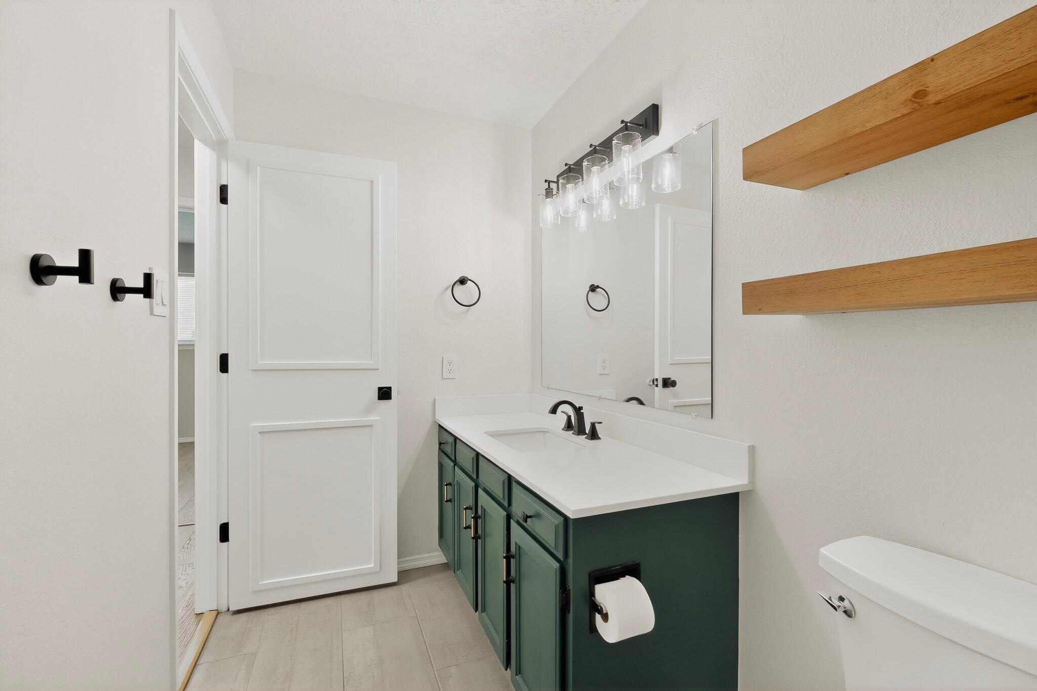 7013 Avenida La Costa NE