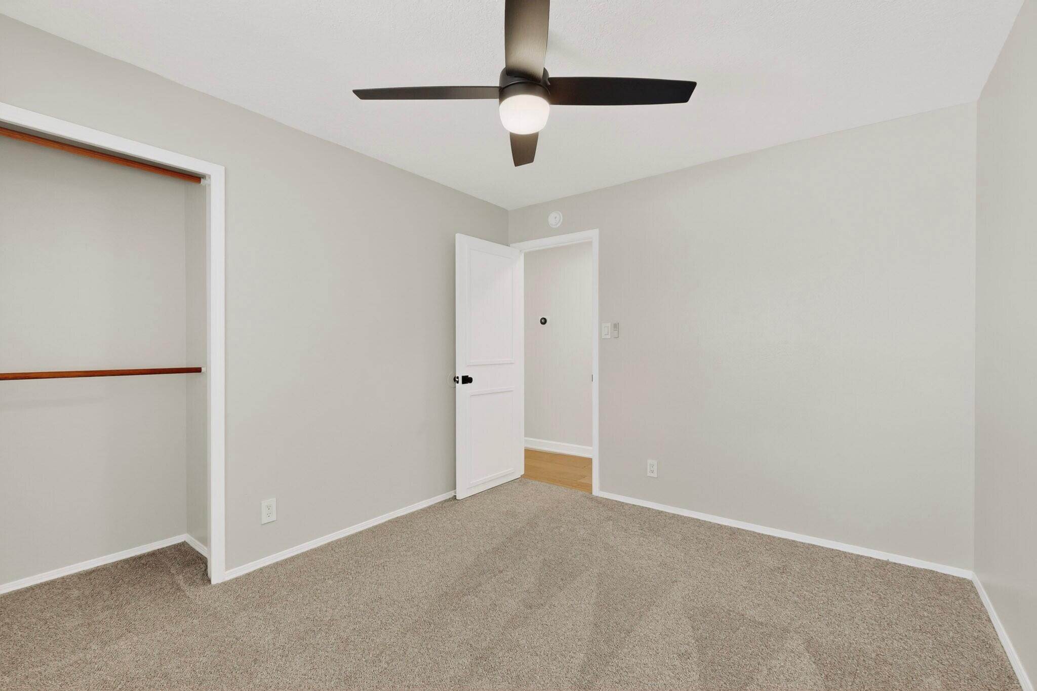 7013 Avenida La Costa NE