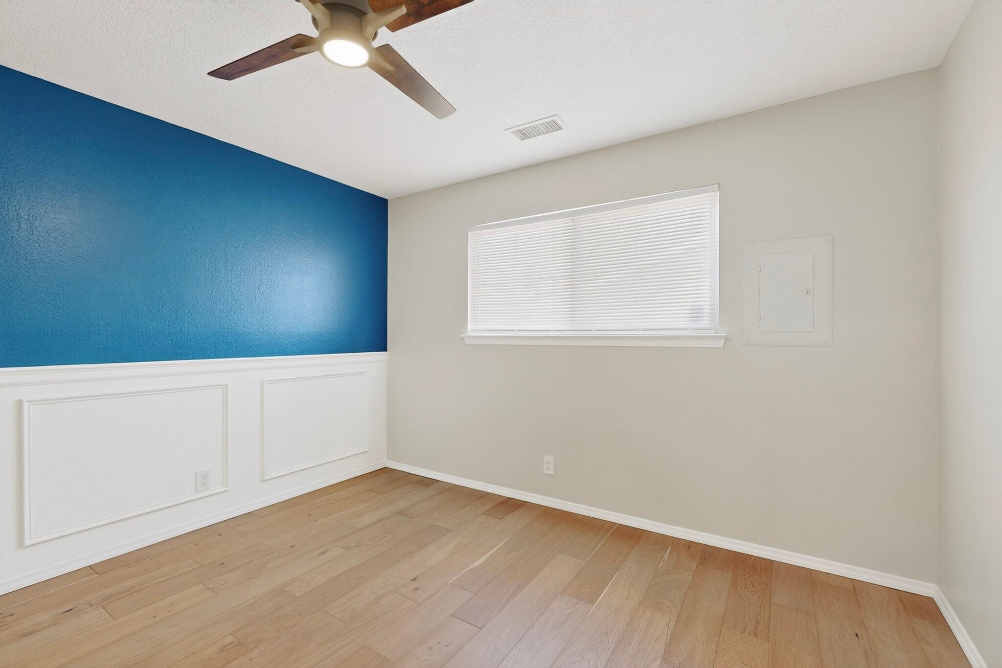 7013 Avenida La Costa NE
