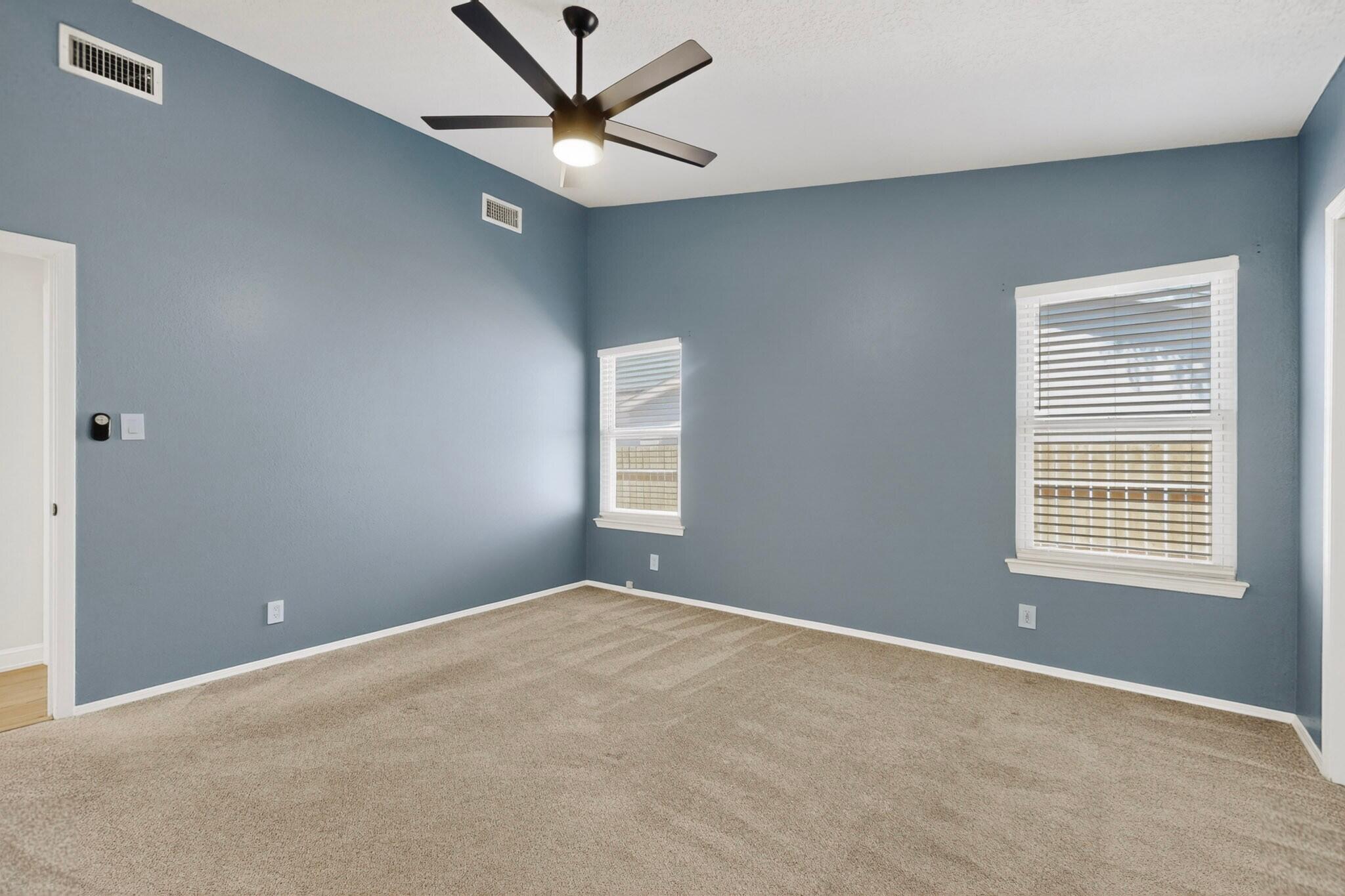 7013 Avenida La Costa NE
