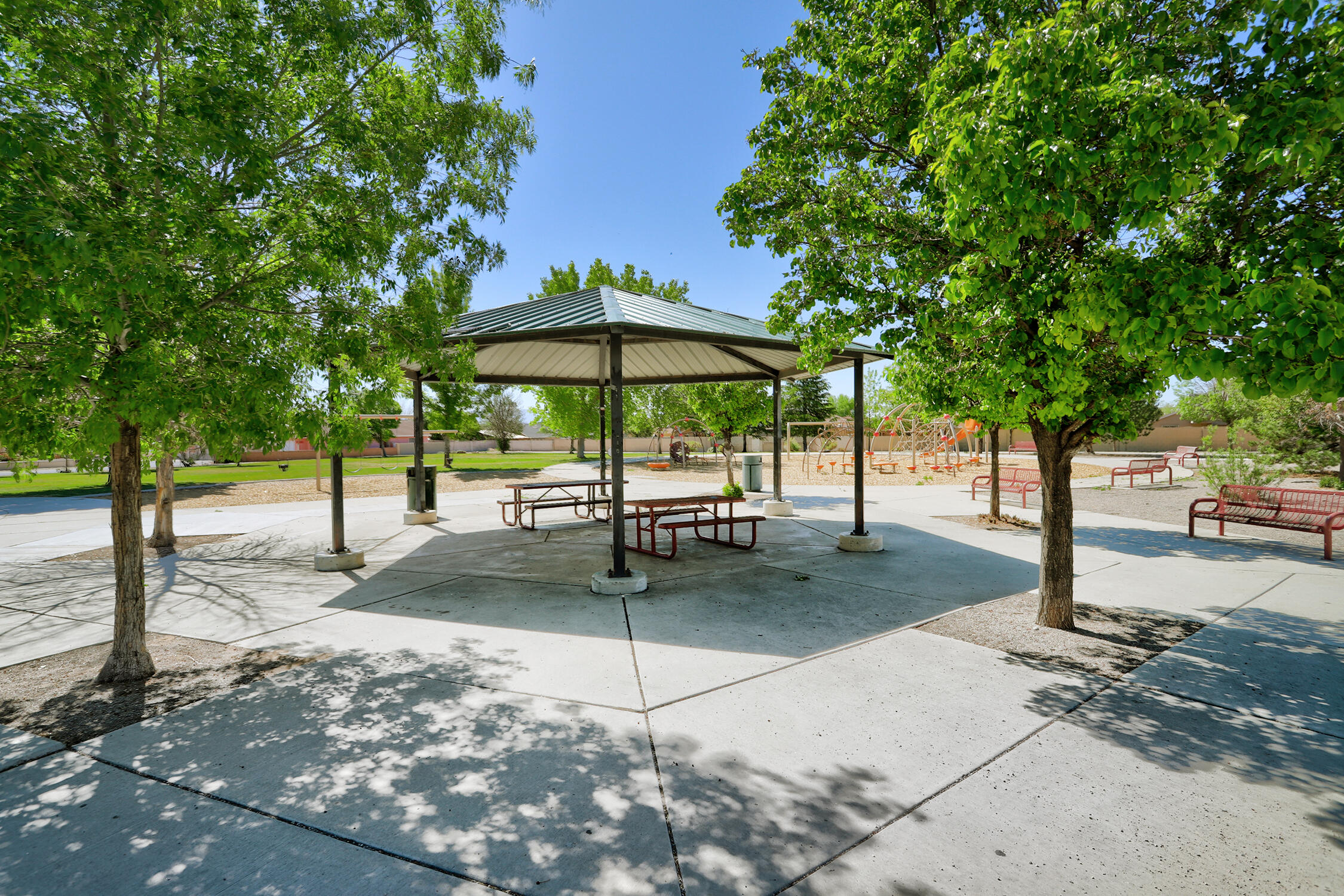 2216 Desert Wood Drive SW